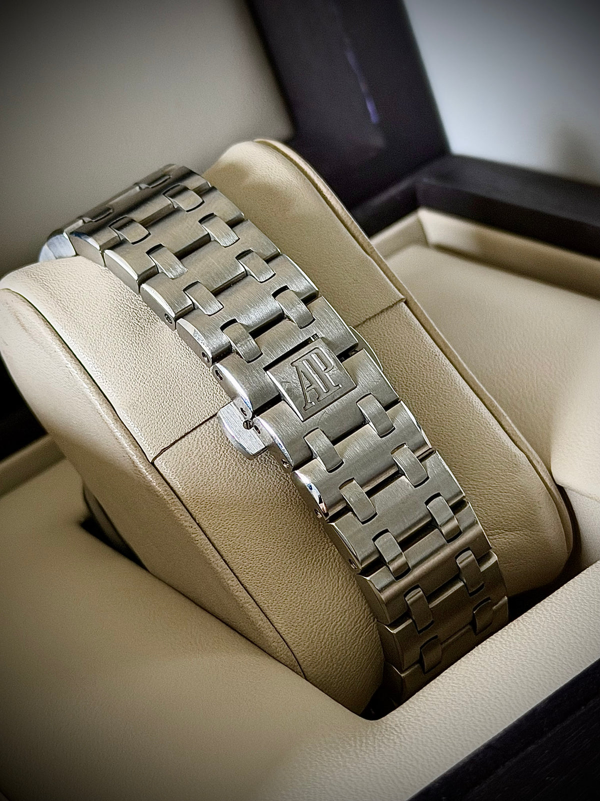 2010 AUDEMARS PIGUET ROYAL OAK OFFSHORE CHRONOGRAPH, 25721ST.OO.1000ST.09.A, BLUE DIAL, FULL SET, INC GST