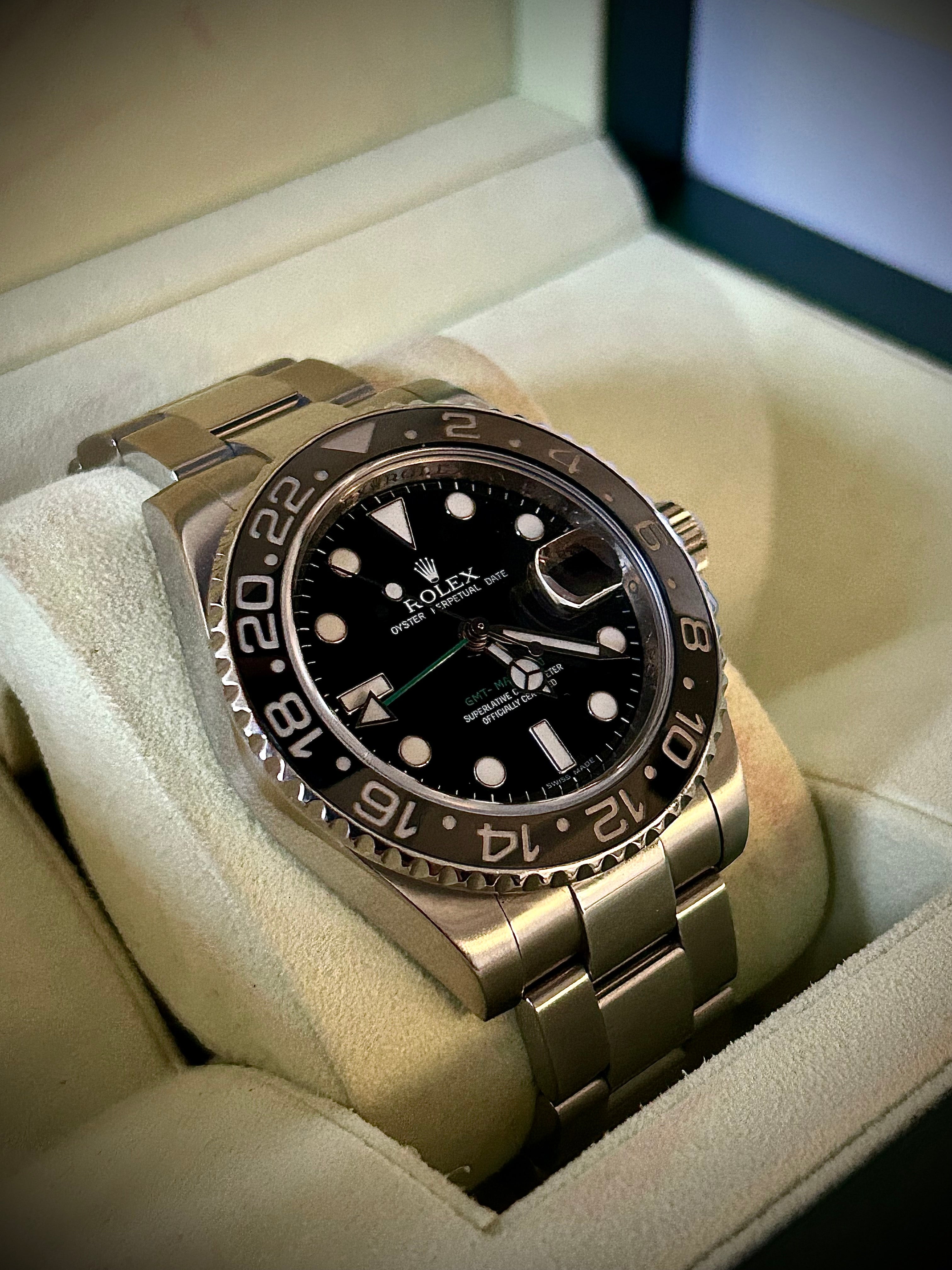 2007 ROLEX GMT MASTER II, 116710LN, BOX AND PAPERS, INC GST