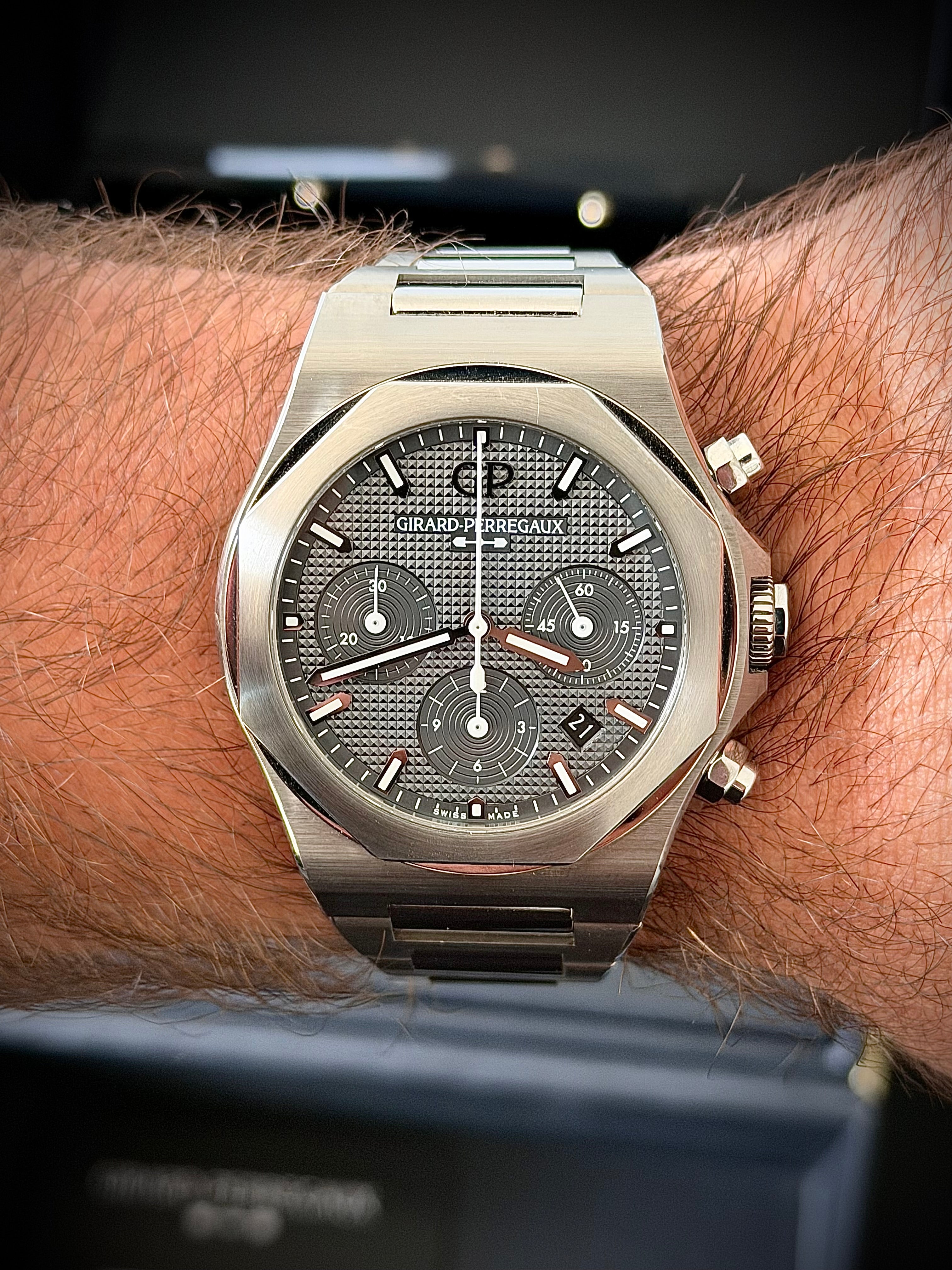 2024 GIRARD-PERREGAUX LAUREATO CHRONOGRAPH TI49, 81020-21-3263-1CM, 42MM, FULL SET, INC GST