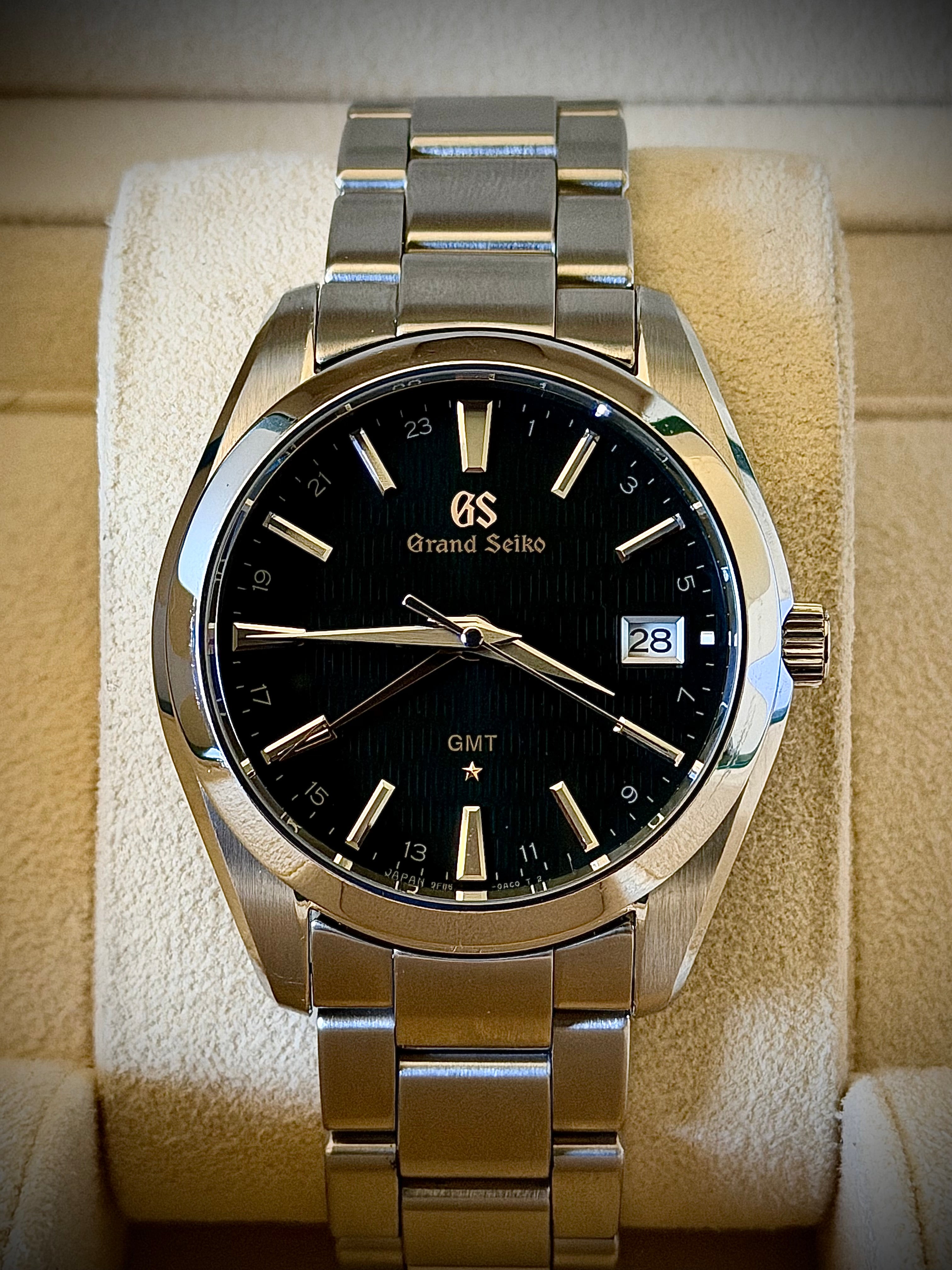 2018 GRAND SEIKO HERITAGE COLLECTION QUARTZ GMT 25TH ANNIVERSARY LIMITED EDITION, SBGN007, GREEN DIAL, FULL SET, INC GST