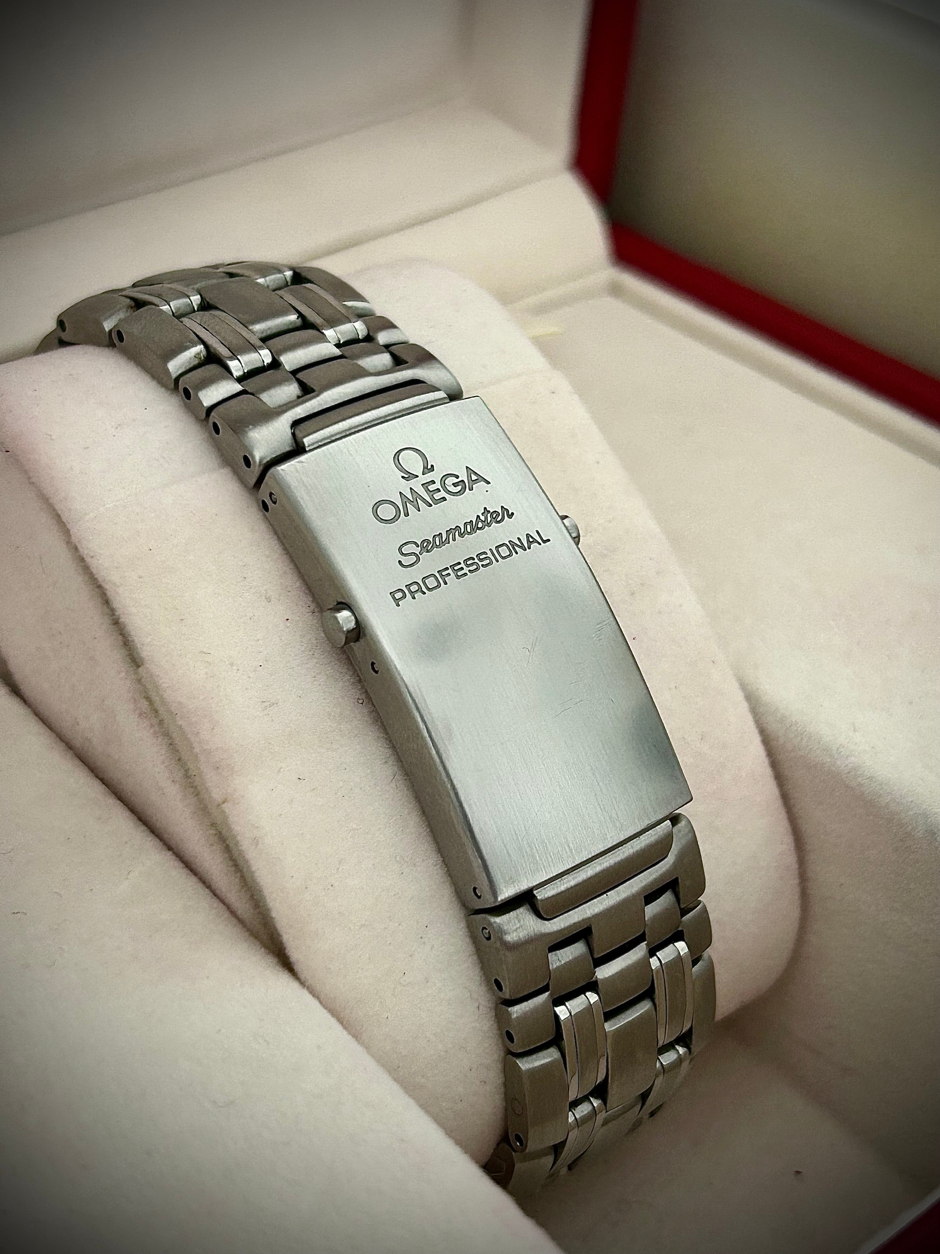 2011 OMEGA SEAMASTER 300, JAMES BOND, 2220.80, FULL SET, INC GST