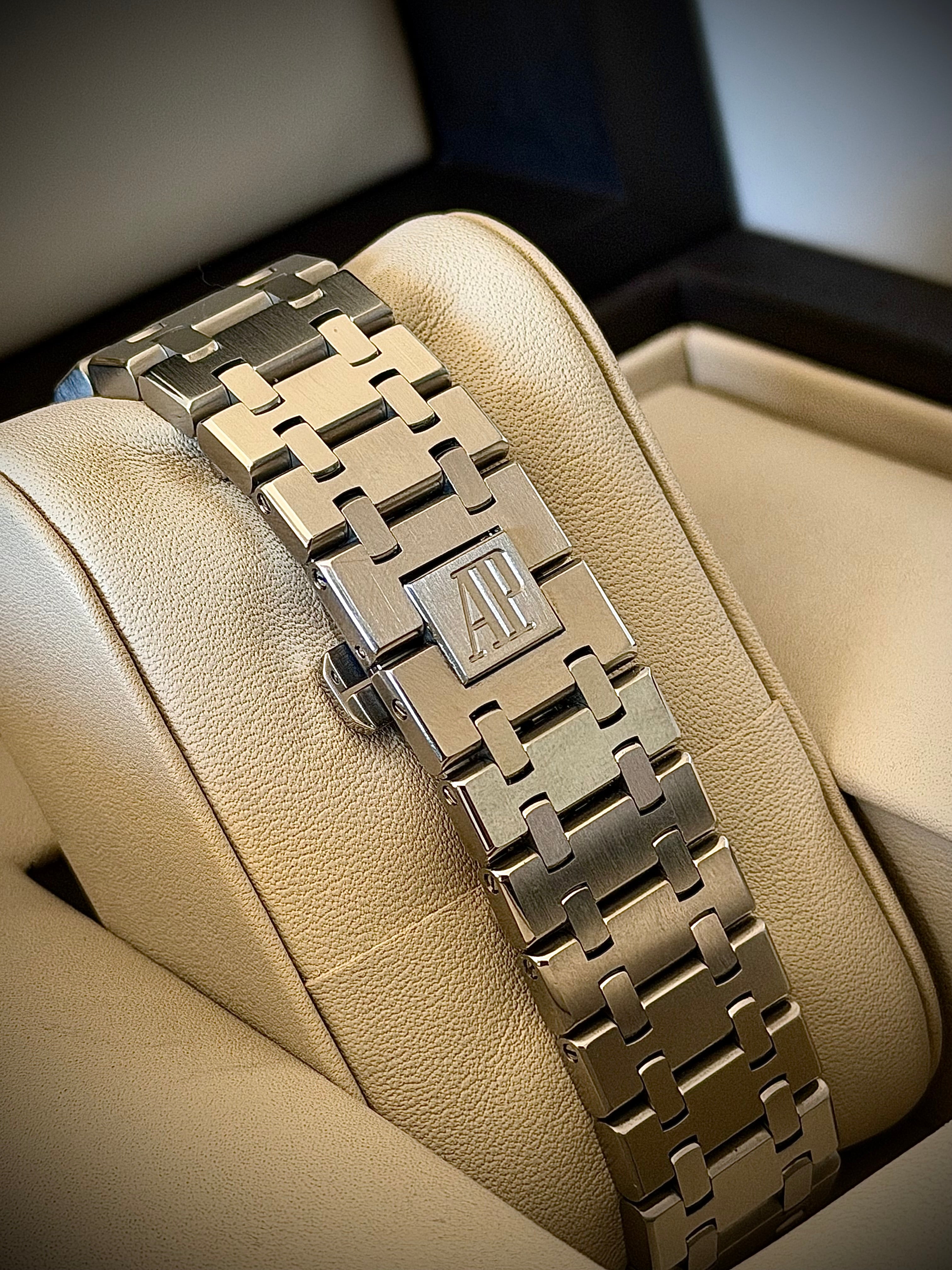 2010 AUDEMARS PIGUET ROYAL WHITE DIAL, DUAL TIME, 26120ST, FULL SET, INC GST