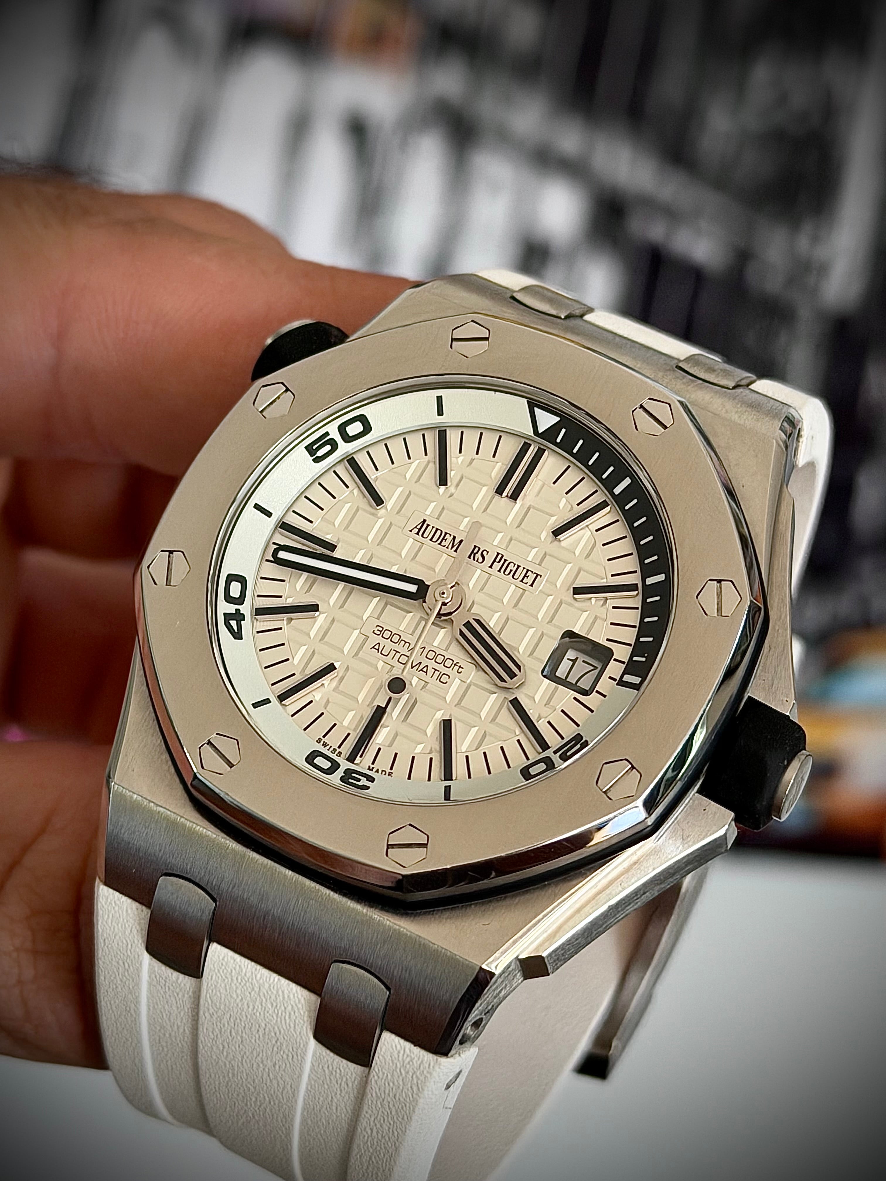 2015 AUDEMARS PIGUET ROYAL OAK OFFSHORE DIVER, FULL SET, INC GST