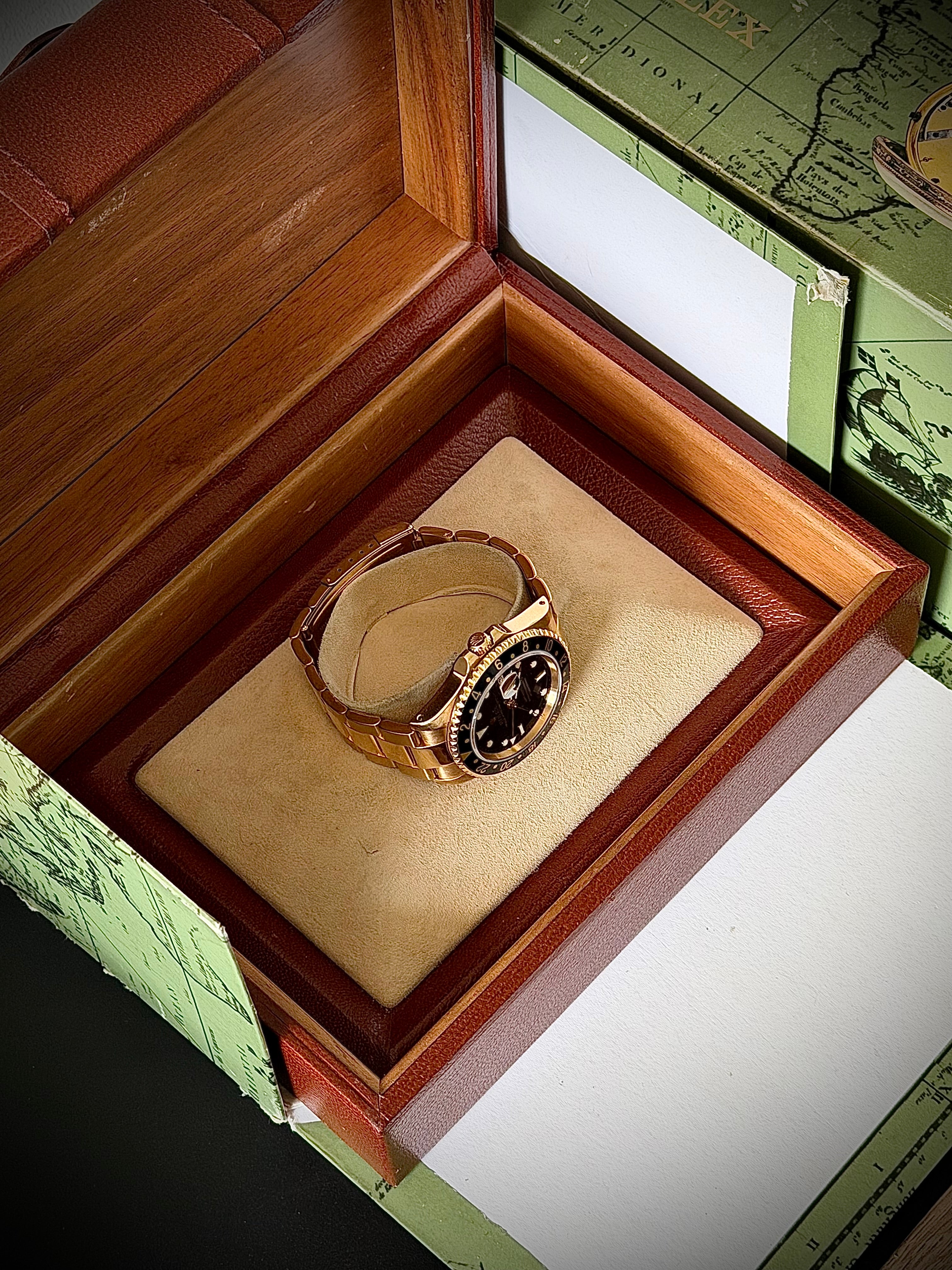 1999 ROLEX GMT MASTER II, 16718, WATCH AND BOX, INC GST