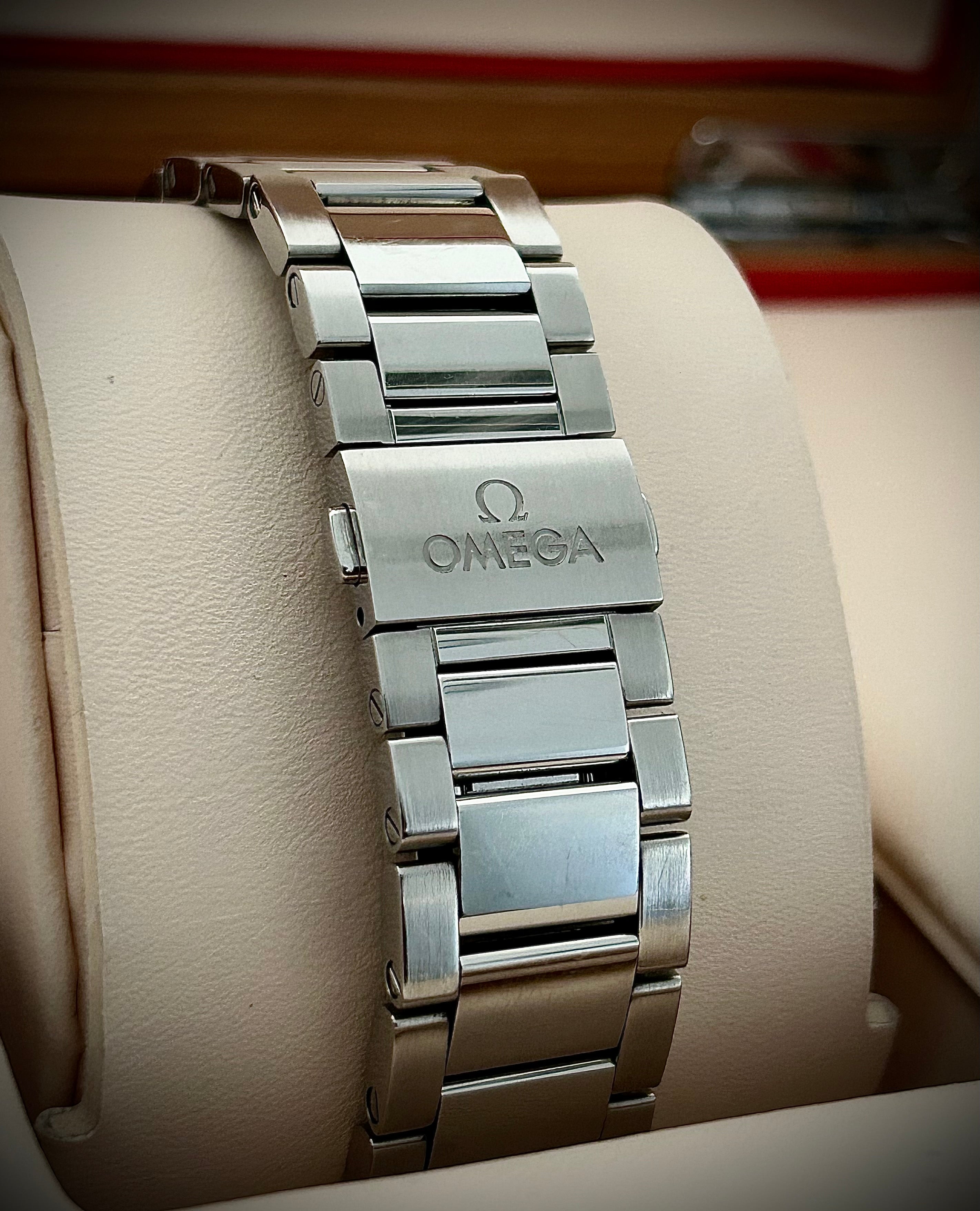 2018 OMEGA AQUA TERRA, FULL SET, INC GST