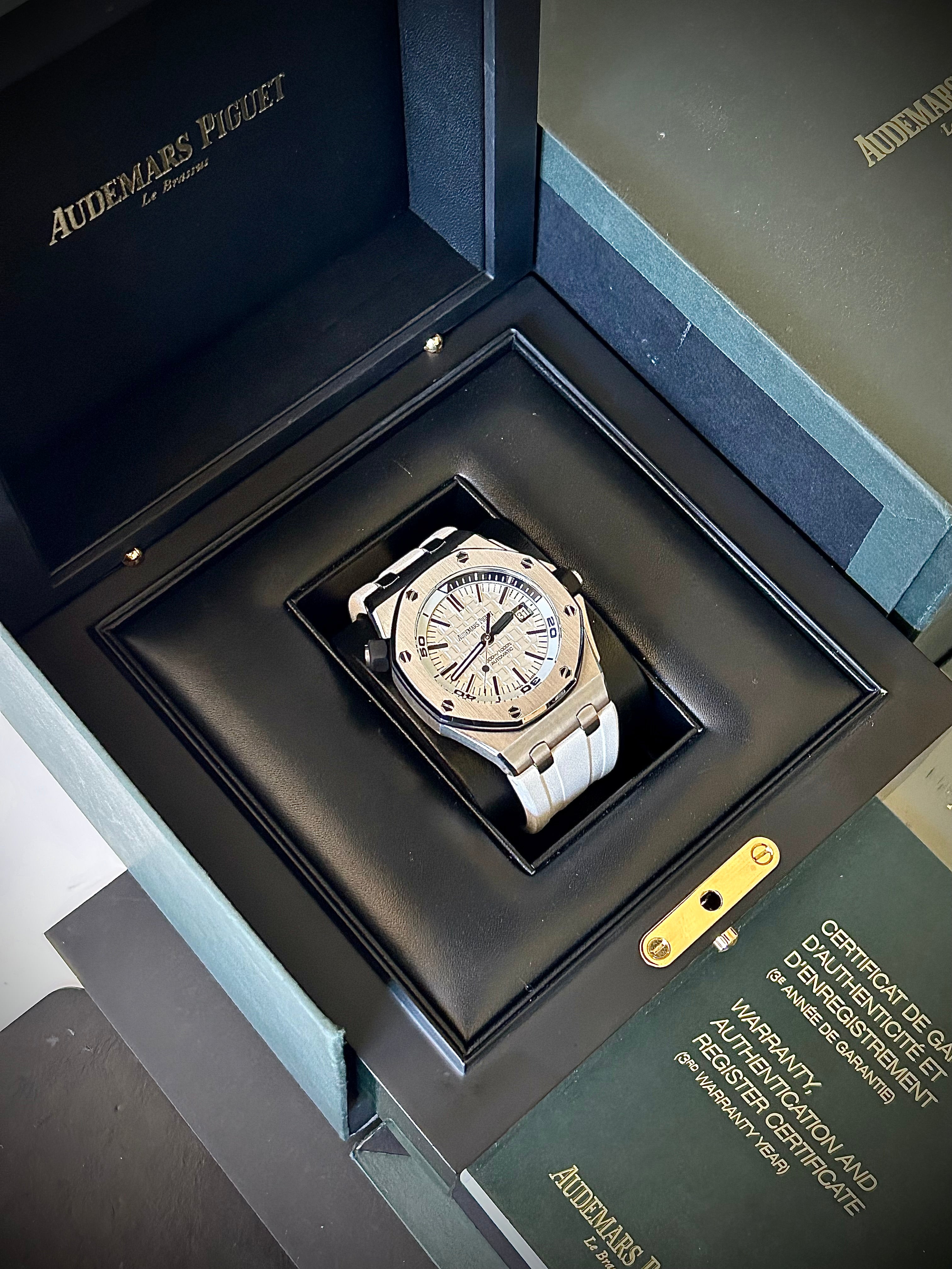 2016 AUDEMARS PIGUET ROYAL OAK OFFSHORE DIVER, FULLY SERVICED, FULL SET, INC GST