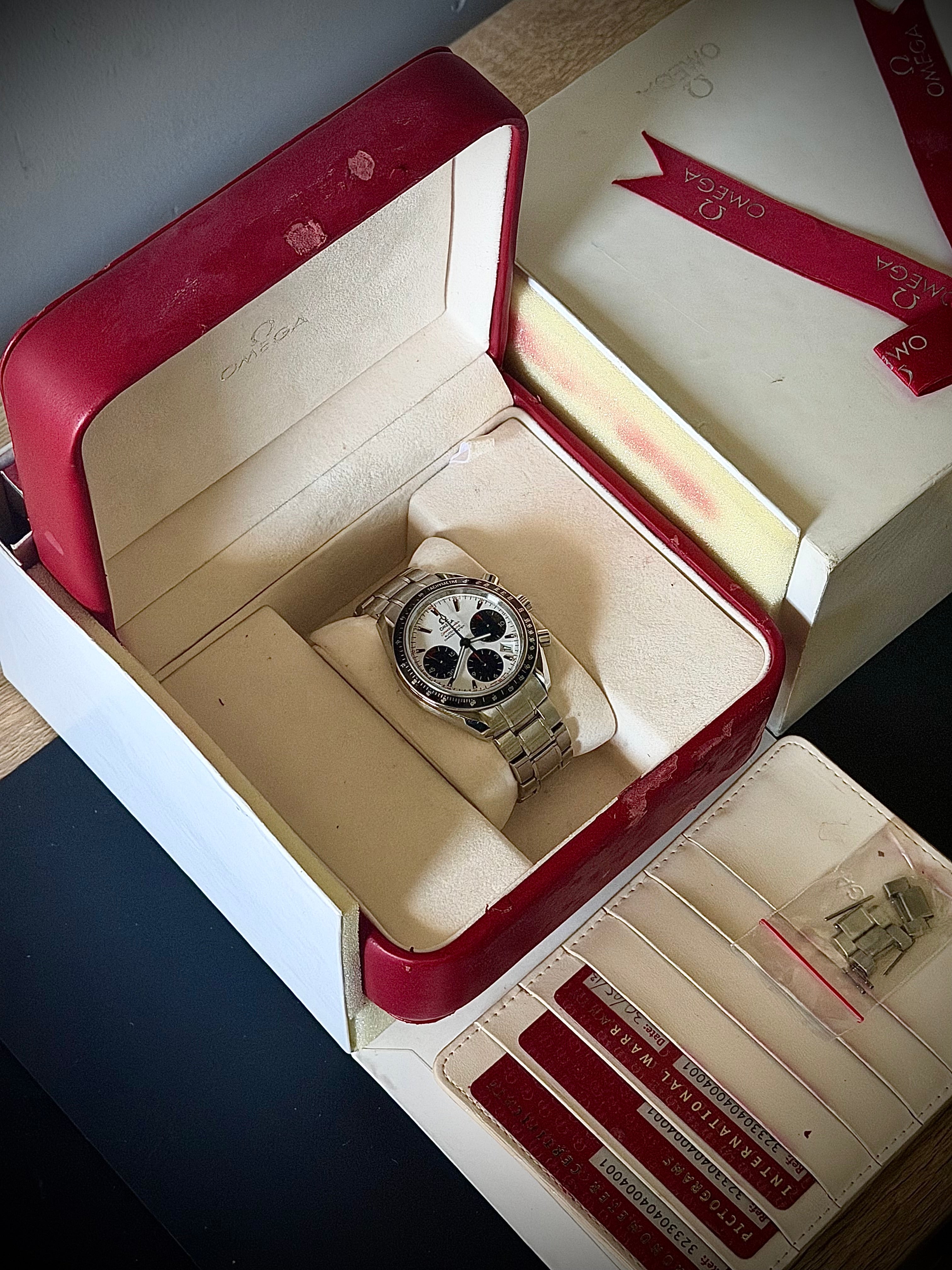 2013 OMEGA SPEEDMASTER DATE 40 “YEMEN” PANDA, 323.30.40.40.04.001, FULL SET, INC GST