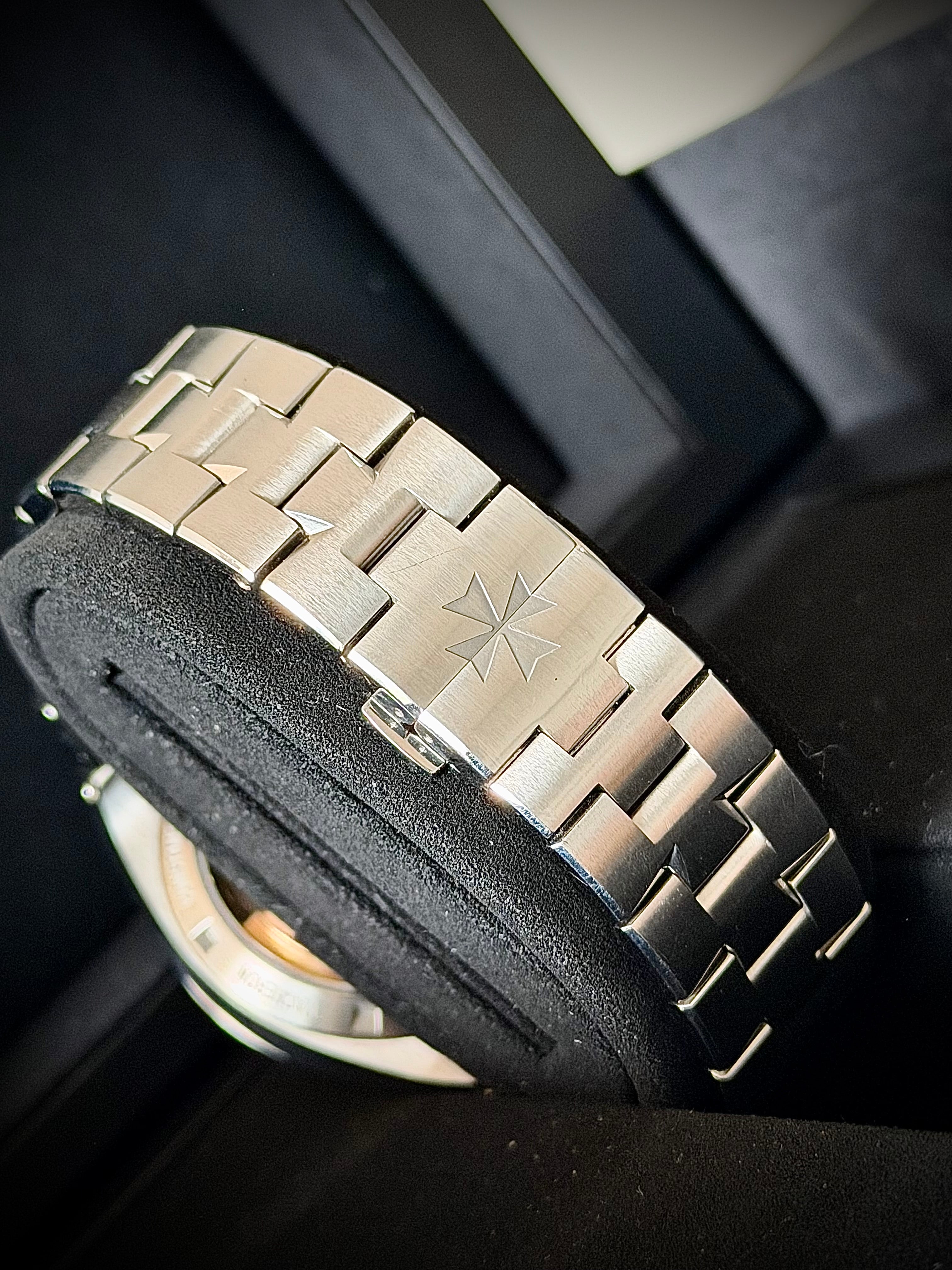 2024 VACHERON CONSTANTIN OVERSEAS, BLUE DIAL, 4520V/110A-B128, FULL SET, INC GST