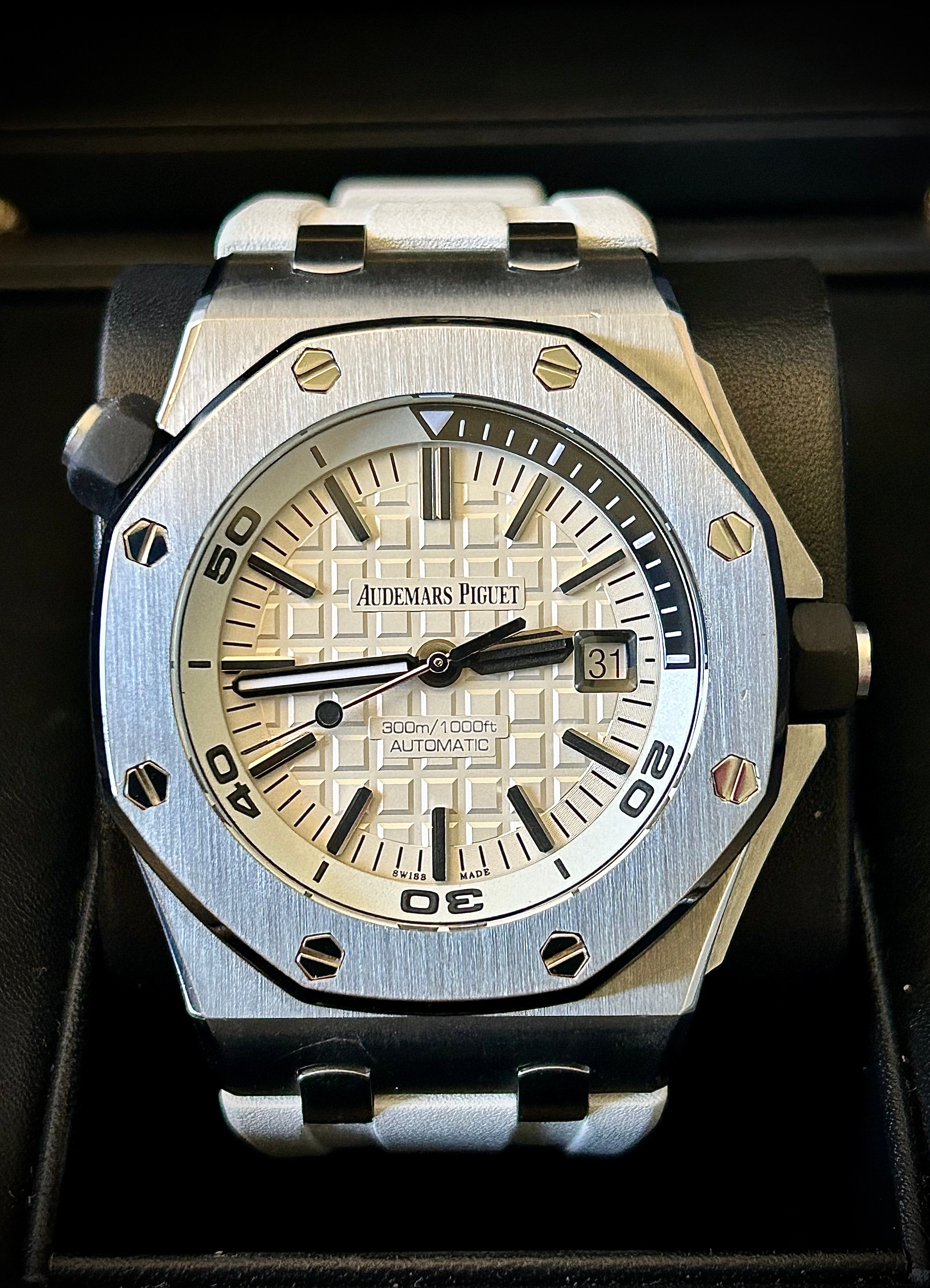 2016 AUDEMARS PIGUET ROYAL OAK OFFSHORE DIVER, FULLY SERVICED, FULL SET, INC GST