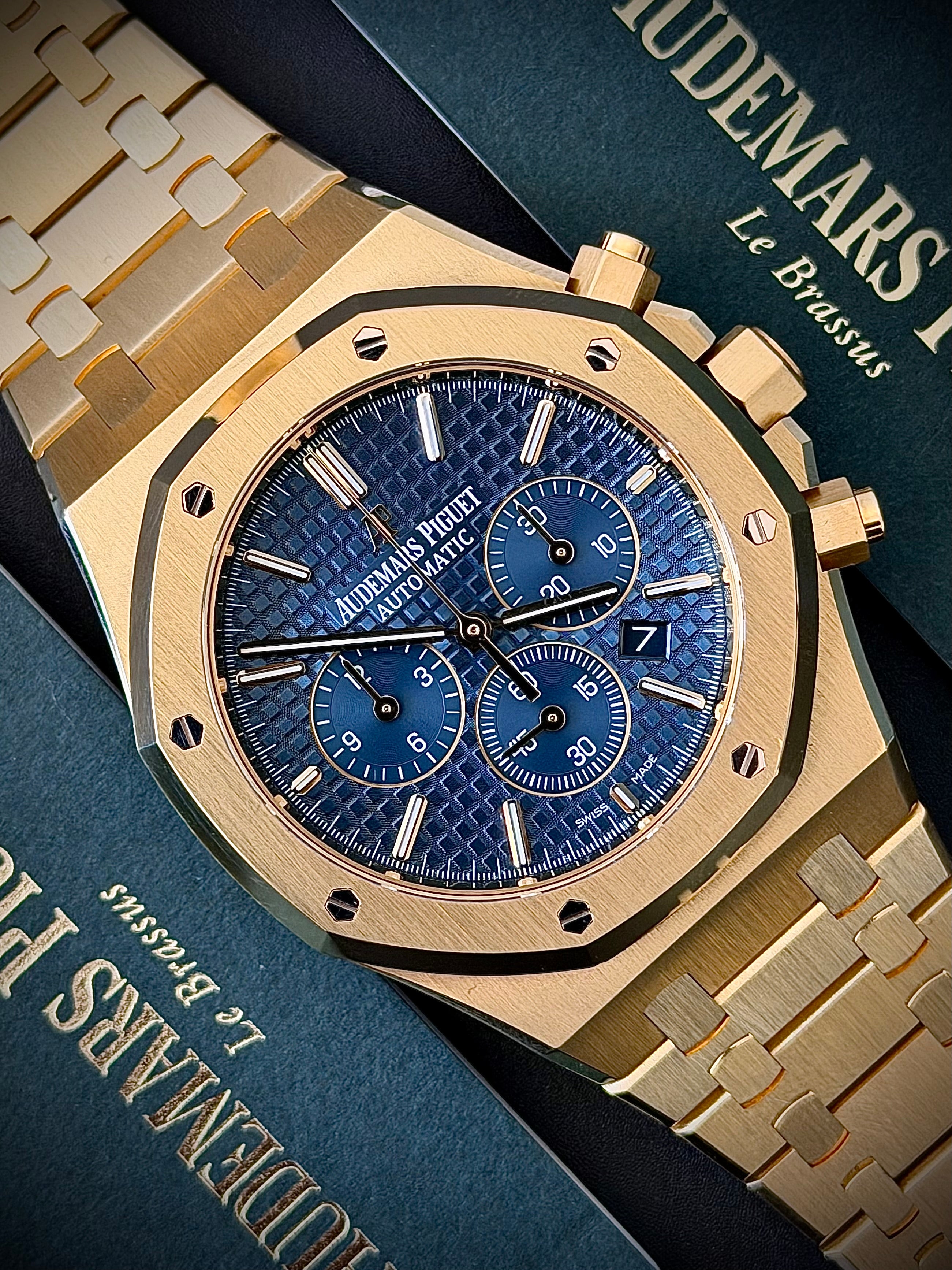 2018 AUDEMARS PIGUET ROYAL OAK FULL YELLOW GOLD CHRONOGRAPH, 26320BA.OO.1220BA.02, BLUE DIAL, FULL SET, INC GST
