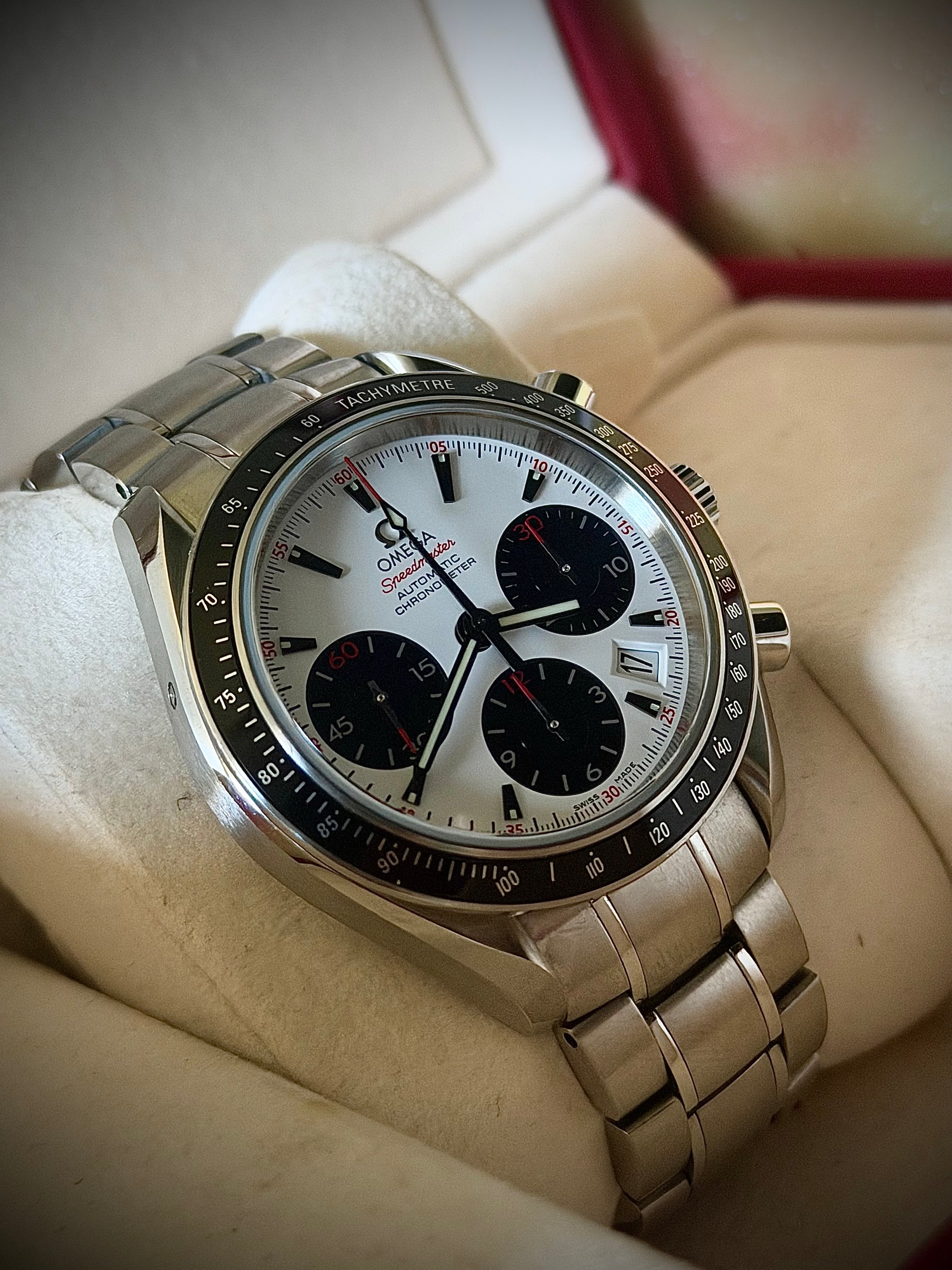 2013 OMEGA SPEEDMASTER DATE 40 “YEMEN” PANDA, 323.30.40.40.04.001, FULL SET, INC GST