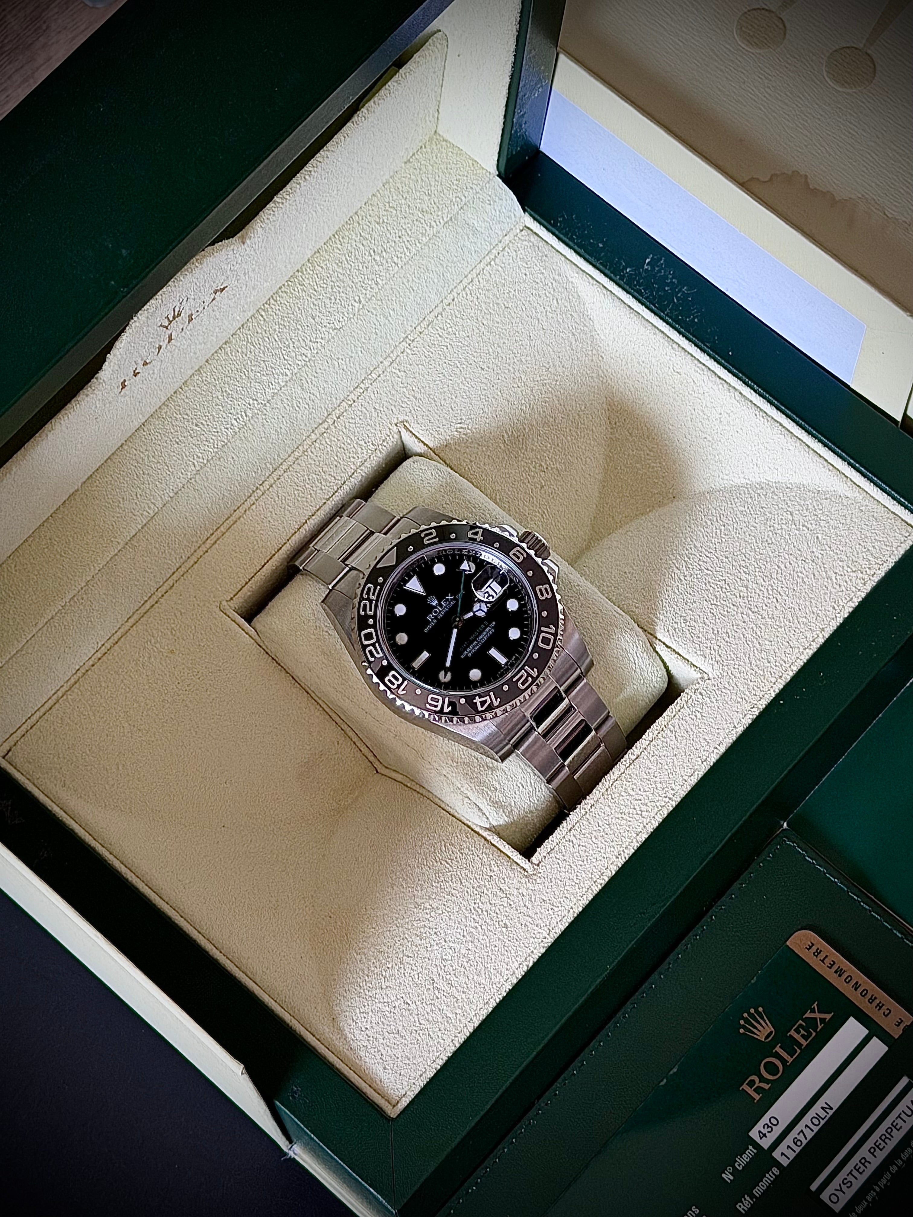 2010 ROLEX GMT MASTER II, 116710LN, BOX AND PAPERS, INC GST