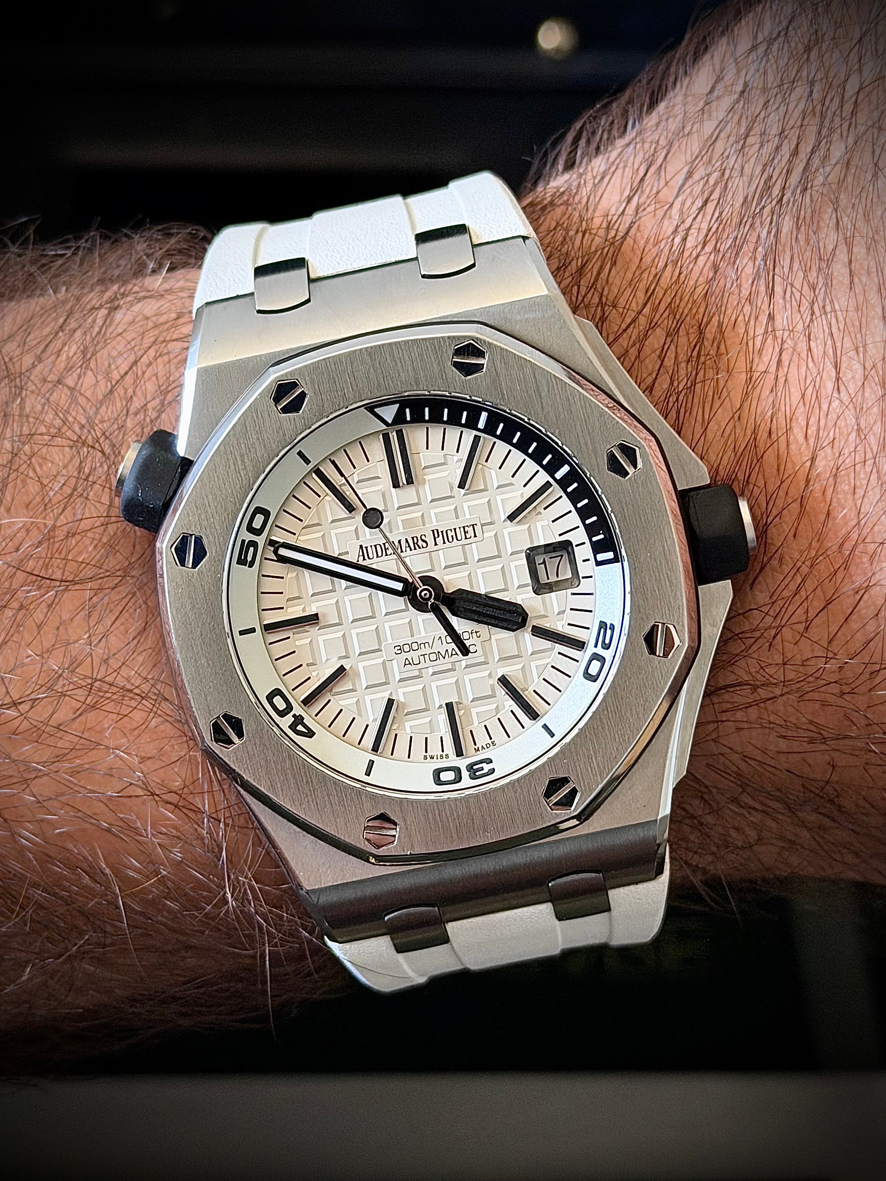 2015 AUDEMARS PIGUET ROYAL OAK OFFSHORE DIVER, FULL SET, INC GST