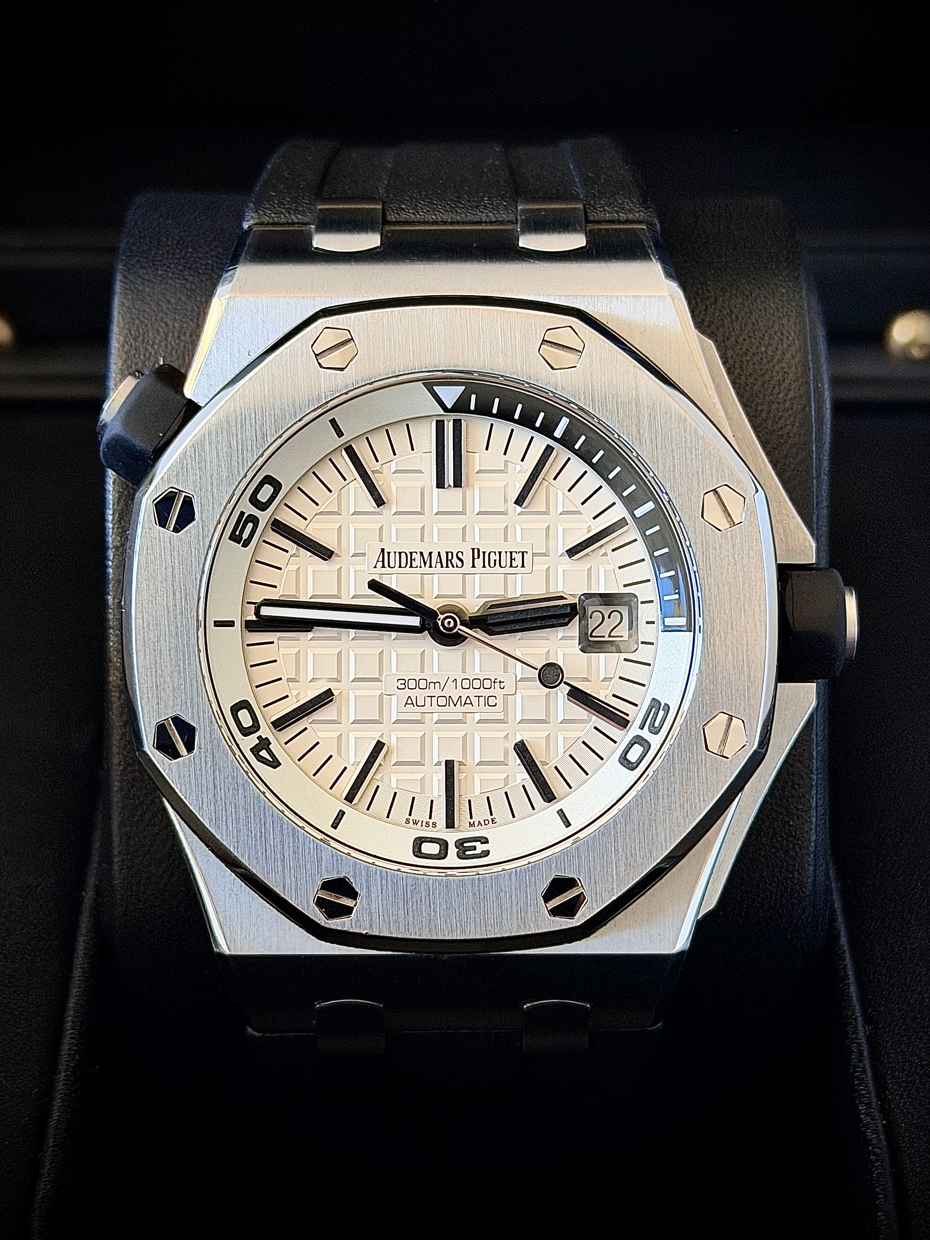 2015 AUDEMARS PIGUET ROYAL OAK OFFSHORE DIVER, FULL SET, INC GST