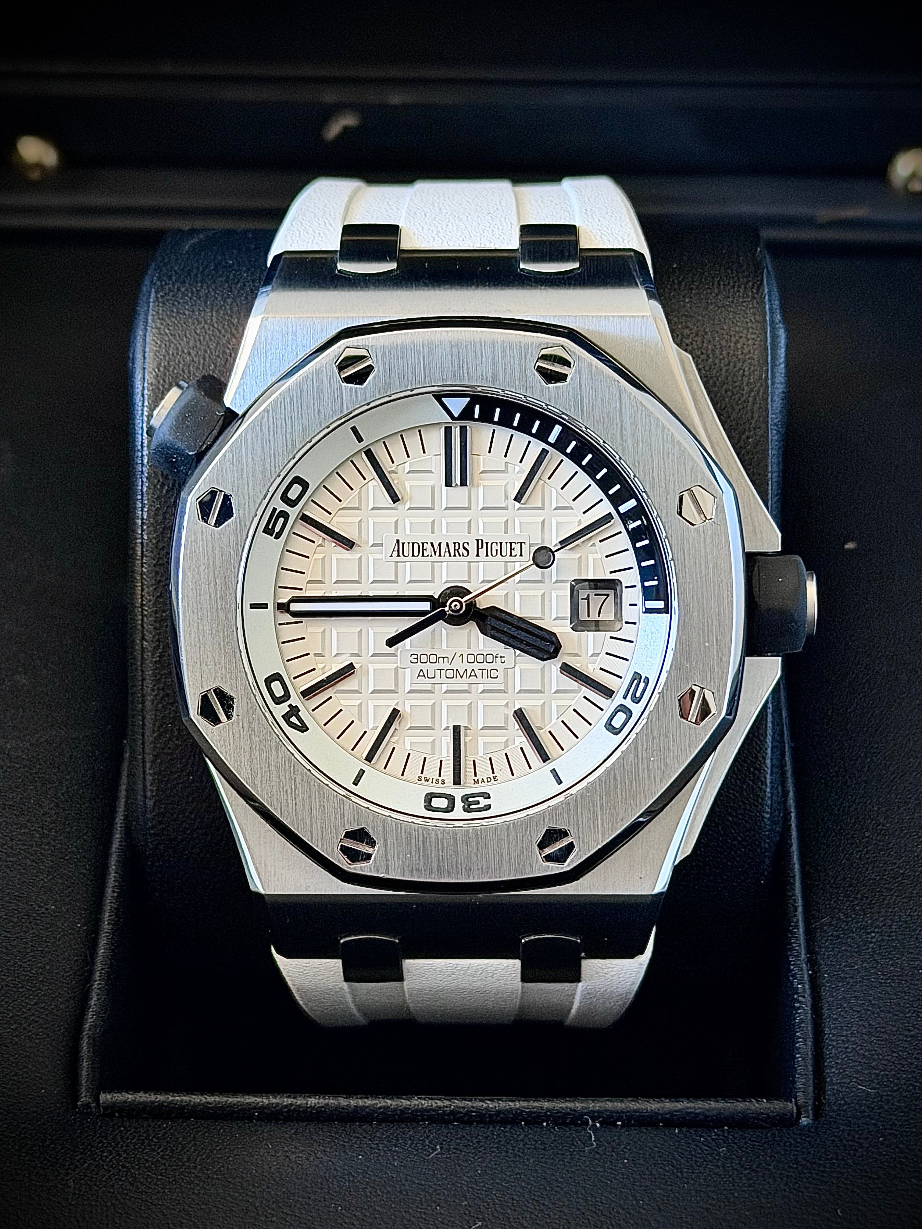 2015 AUDEMARS PIGUET ROYAL OAK OFFSHORE DIVER, FULL SET, INC GST