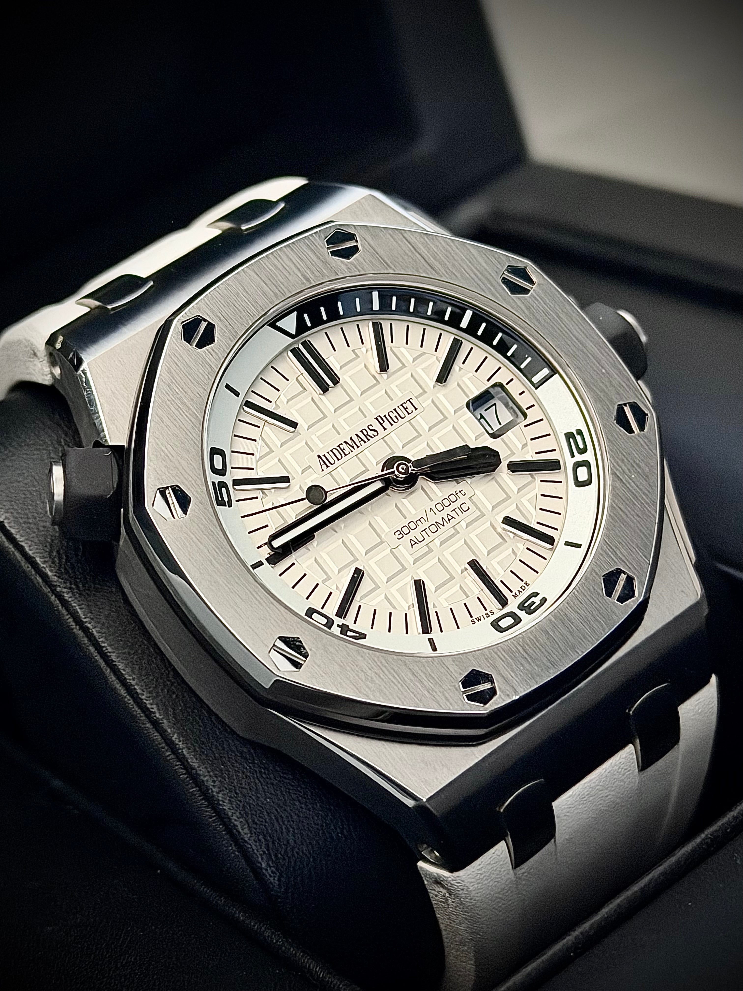 2015 AUDEMARS PIGUET ROYAL OAK OFFSHORE DIVER, FULL SET, INC GST