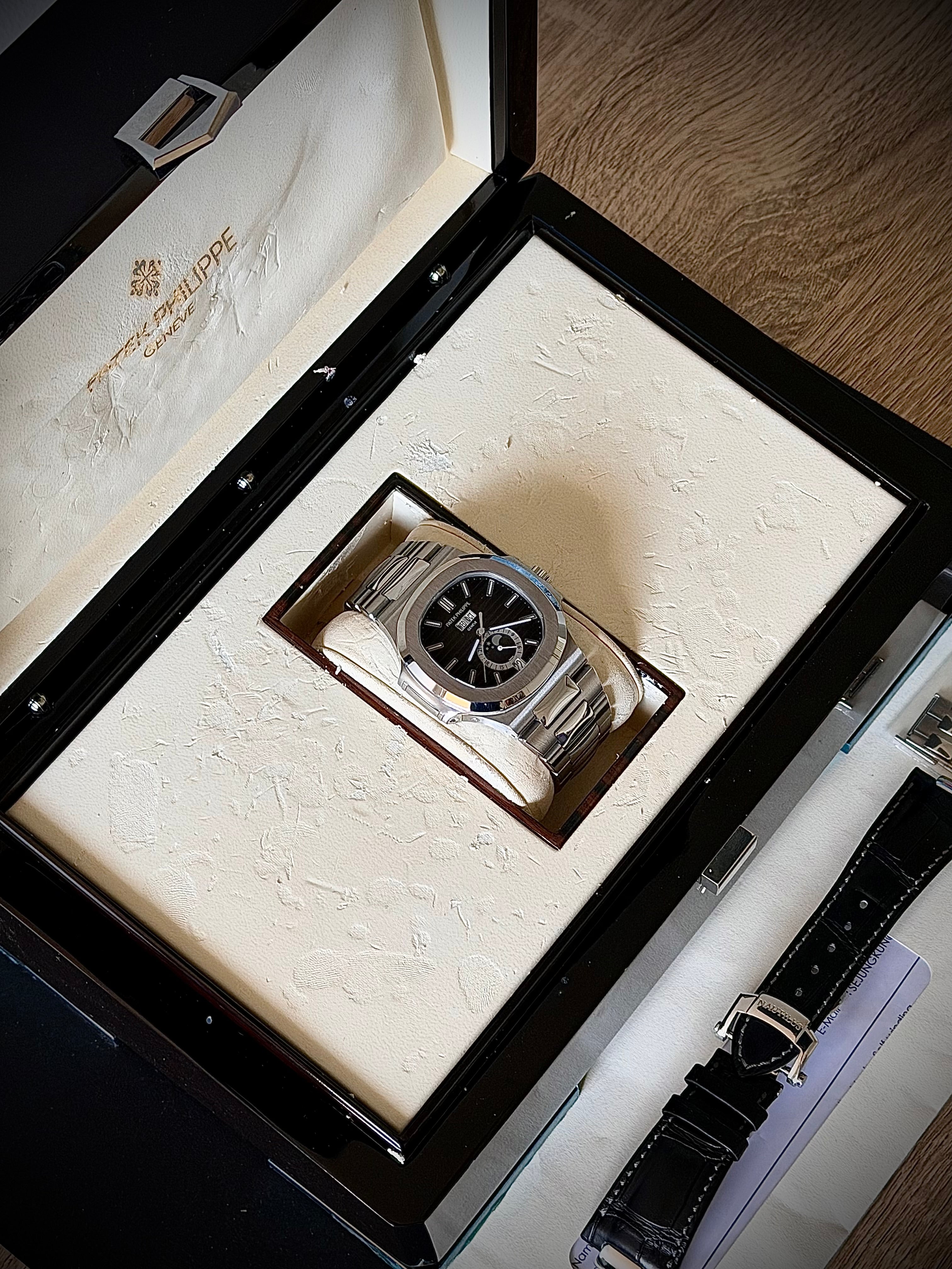 PATEK PHILIPPE NAUTILUS ANNUAL CALENDAR, 5726A, BOX & 2024 PATEK SERVICE, INC GS