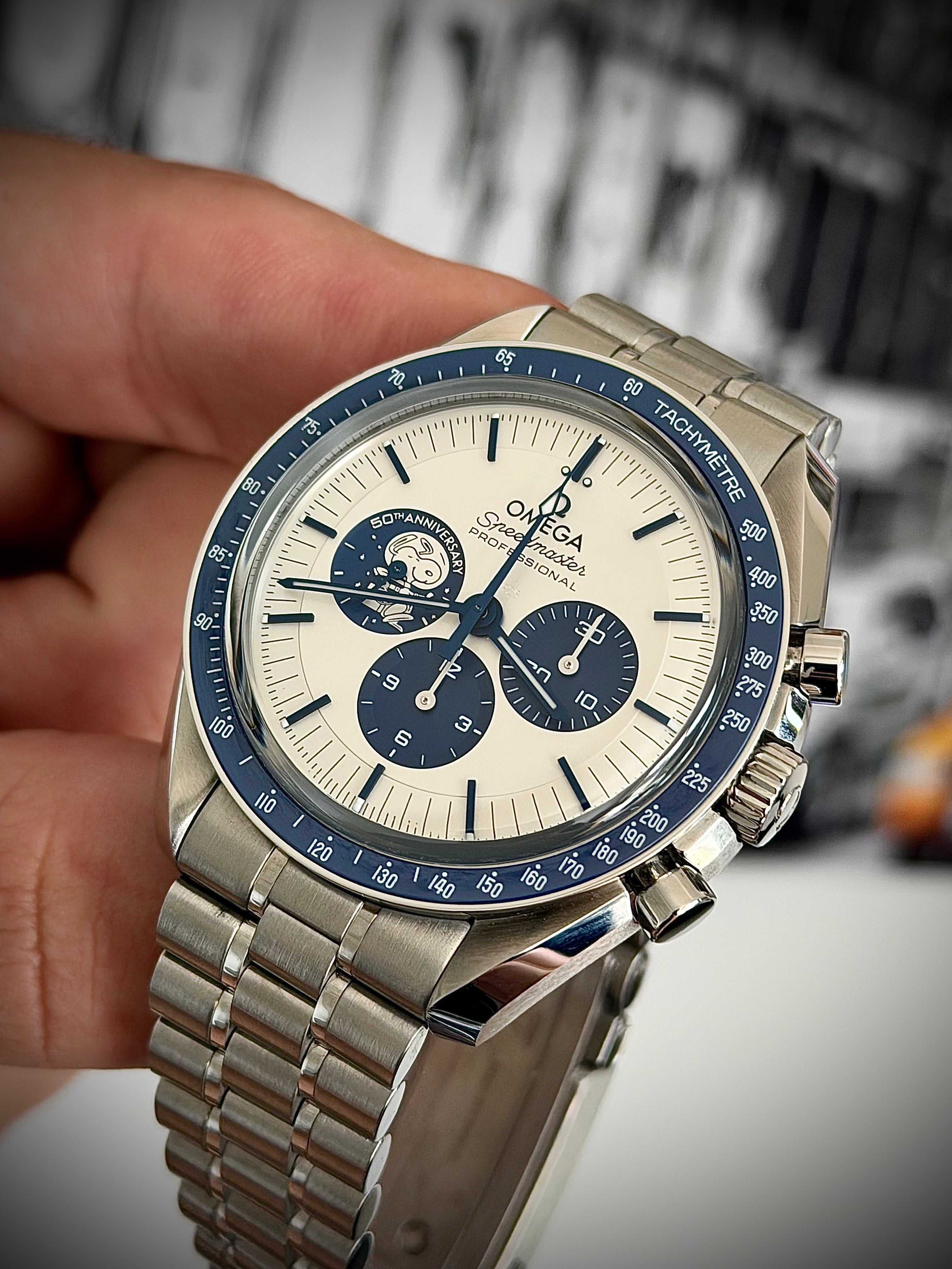 2024 OMEGA SPEEDMASTER SILVER SNOOPY ON BRACELET, FULL SET, INC GST