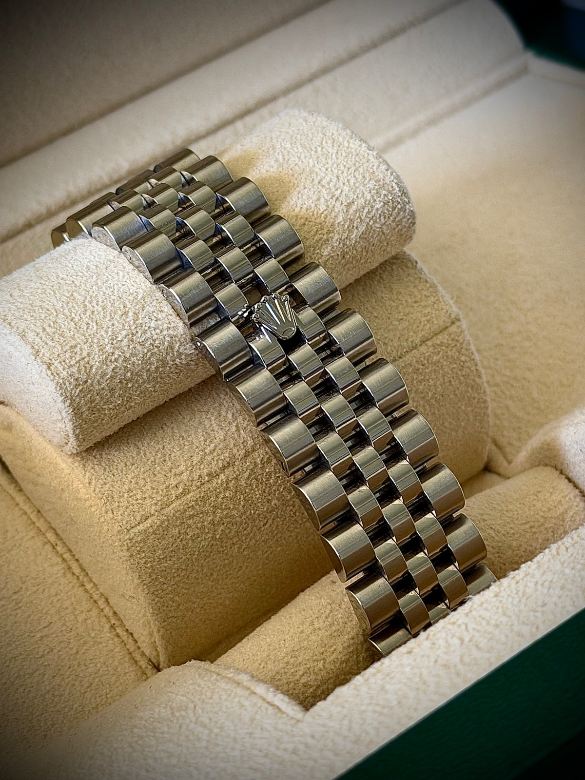 2009 ROLEX DATEJUST 36, 116234, FLUTED BEZEL, SUPER JUBILEE BRACELET, ROULETTE DATE WHEEL, WATCH ONLY, INC GST