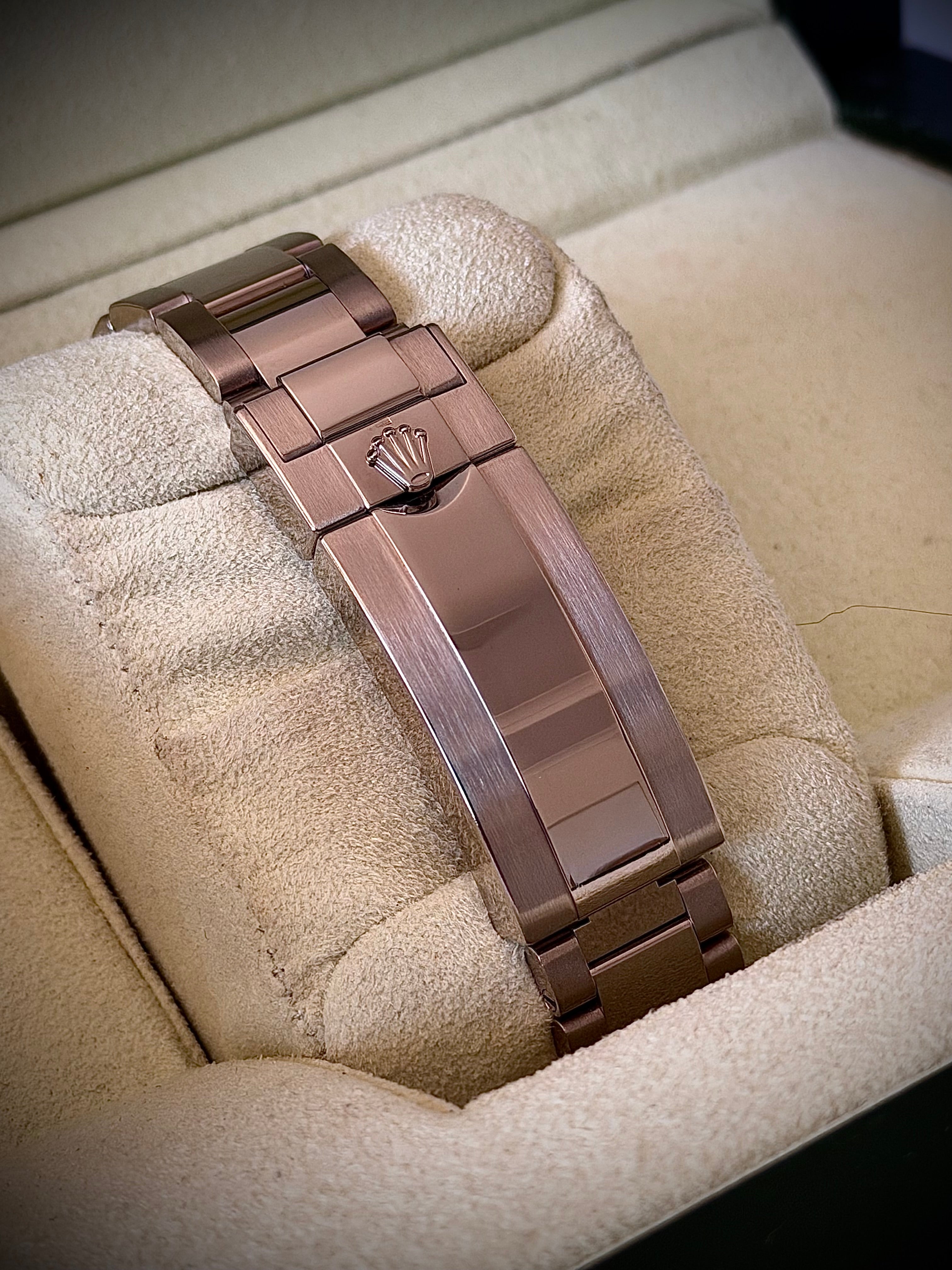 2010 ROLEX SUBMARINER DATE, 116619LB, SMURF, FULL SET, INC GST