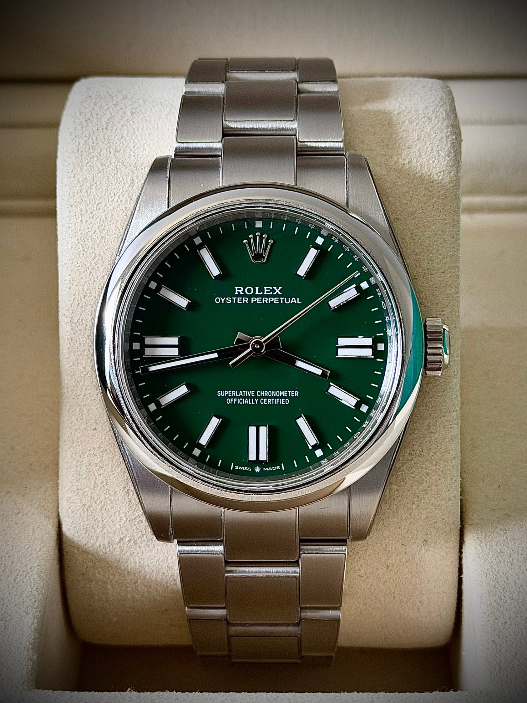 2025 ROLEX OYSTER PERPETUAL 41, 134300, GREEN DIAL, FULL SET, INC GST