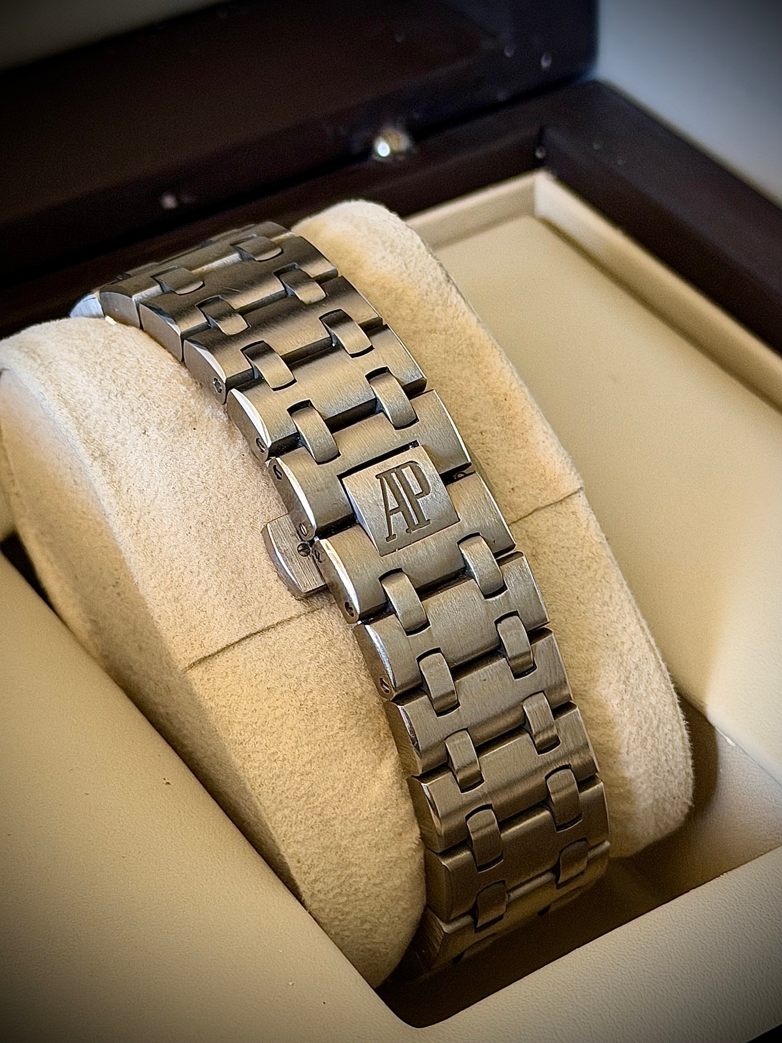 2013 AUDEMARS PIGUET ROYAL OAK OFFSHORE CHRONOGRAPH, 26170TI.OO.1000TI.01, TITANIUM BRACELET, FULL SET, INC GST