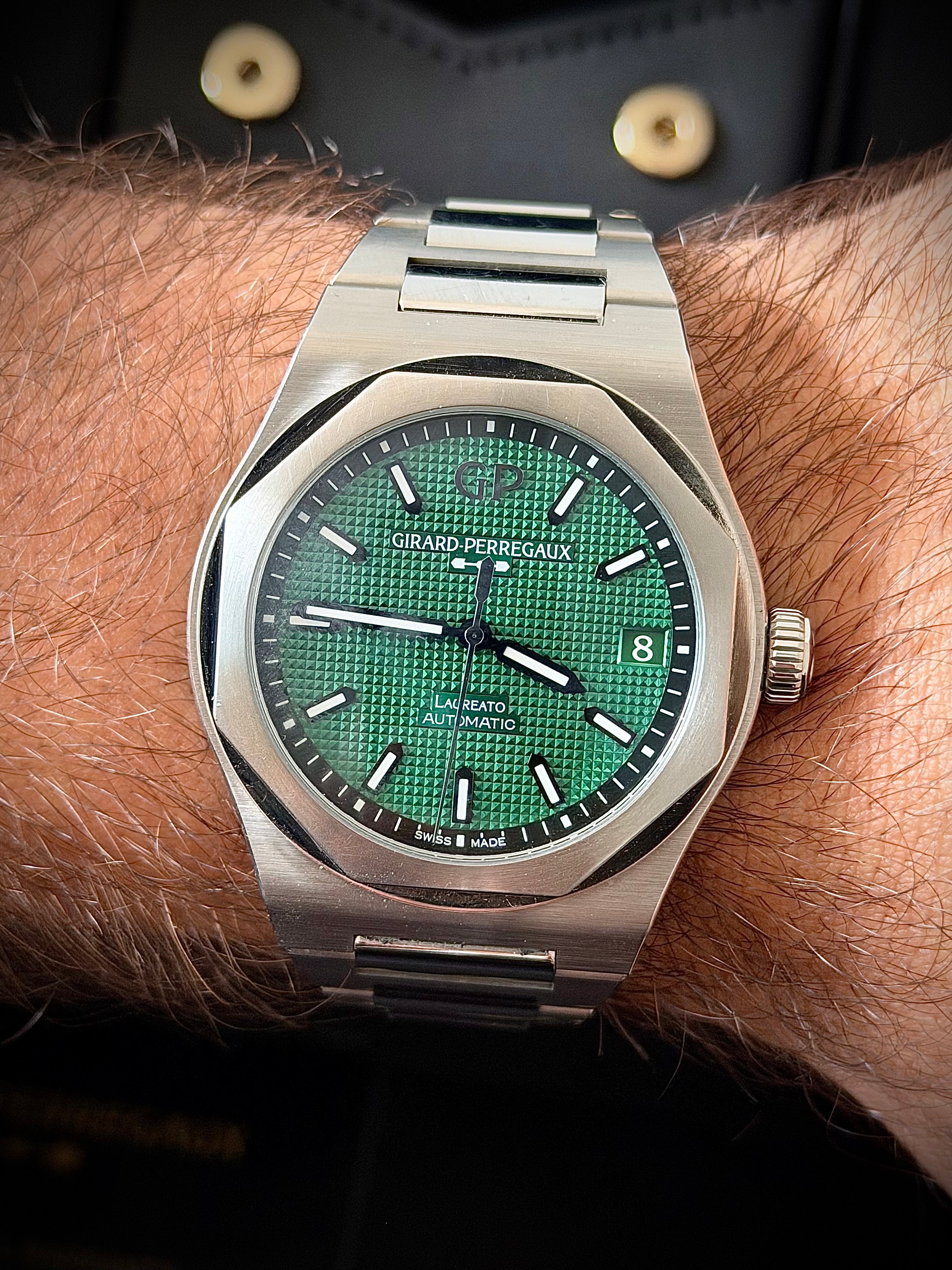 2025 GIRARD-PERREGAUX LAUREATO GREEN, 81010-11-3153-1CM, FULL SET, INC GST