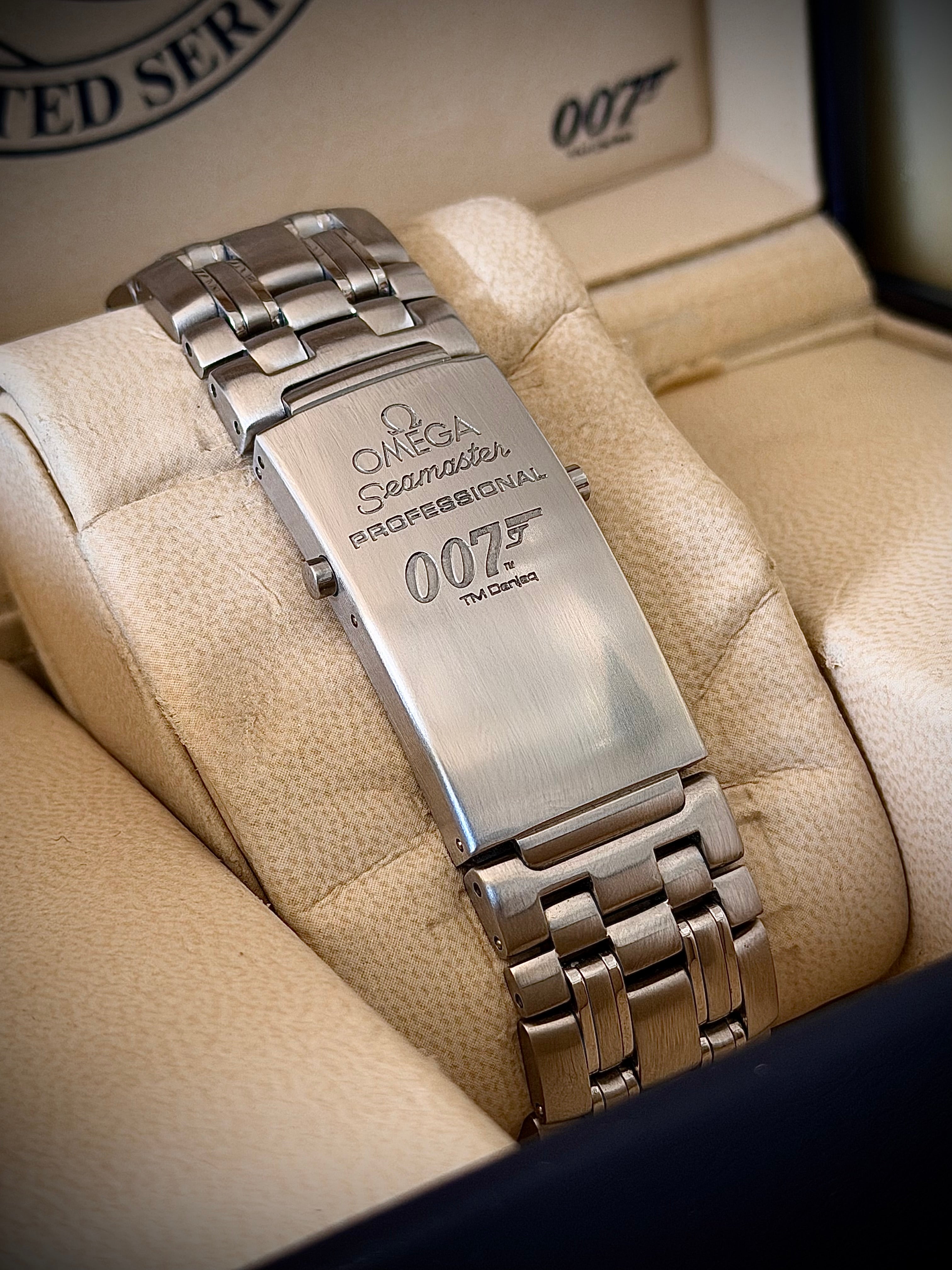 2007 OMEGA SEAMASTER PROFESSIONAL 300M “CASINO ROYALE” 007, 2226.80, FULL SET, INC GST