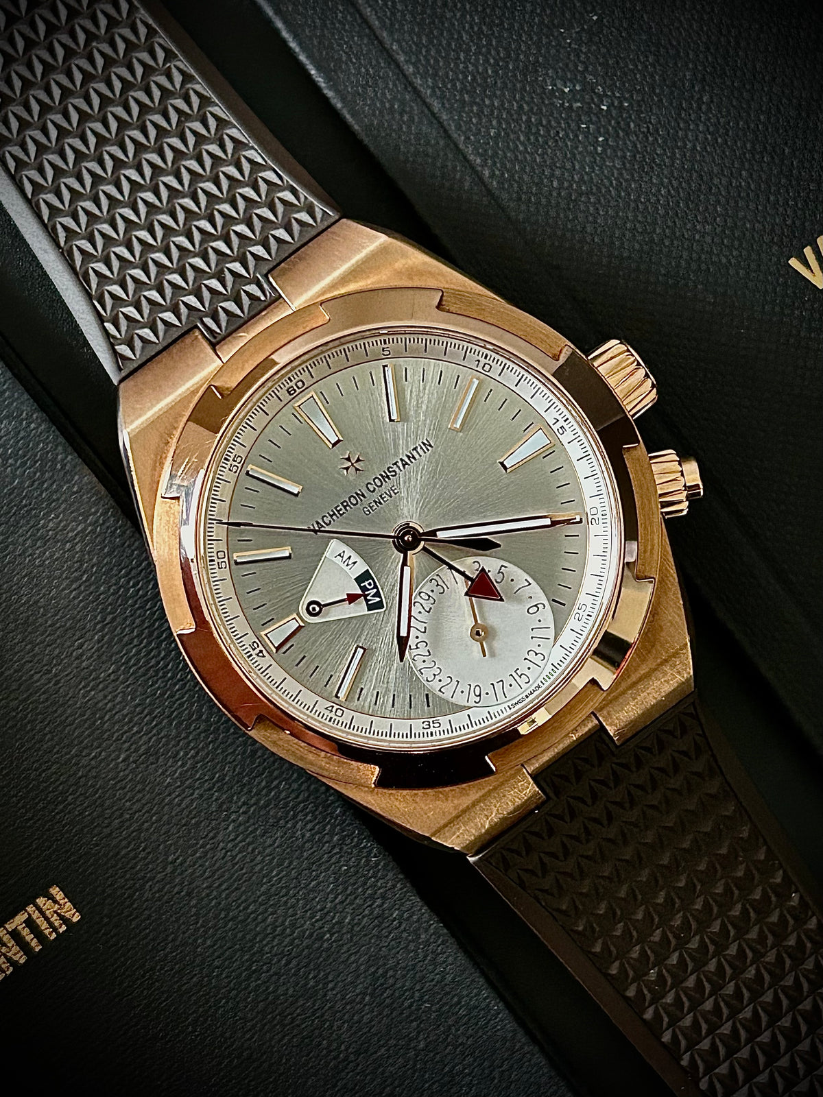 2022 VACHERON CONSTANTIN OVERSEAS DUAL TIME, 7900V/000R-B336, FULL SET