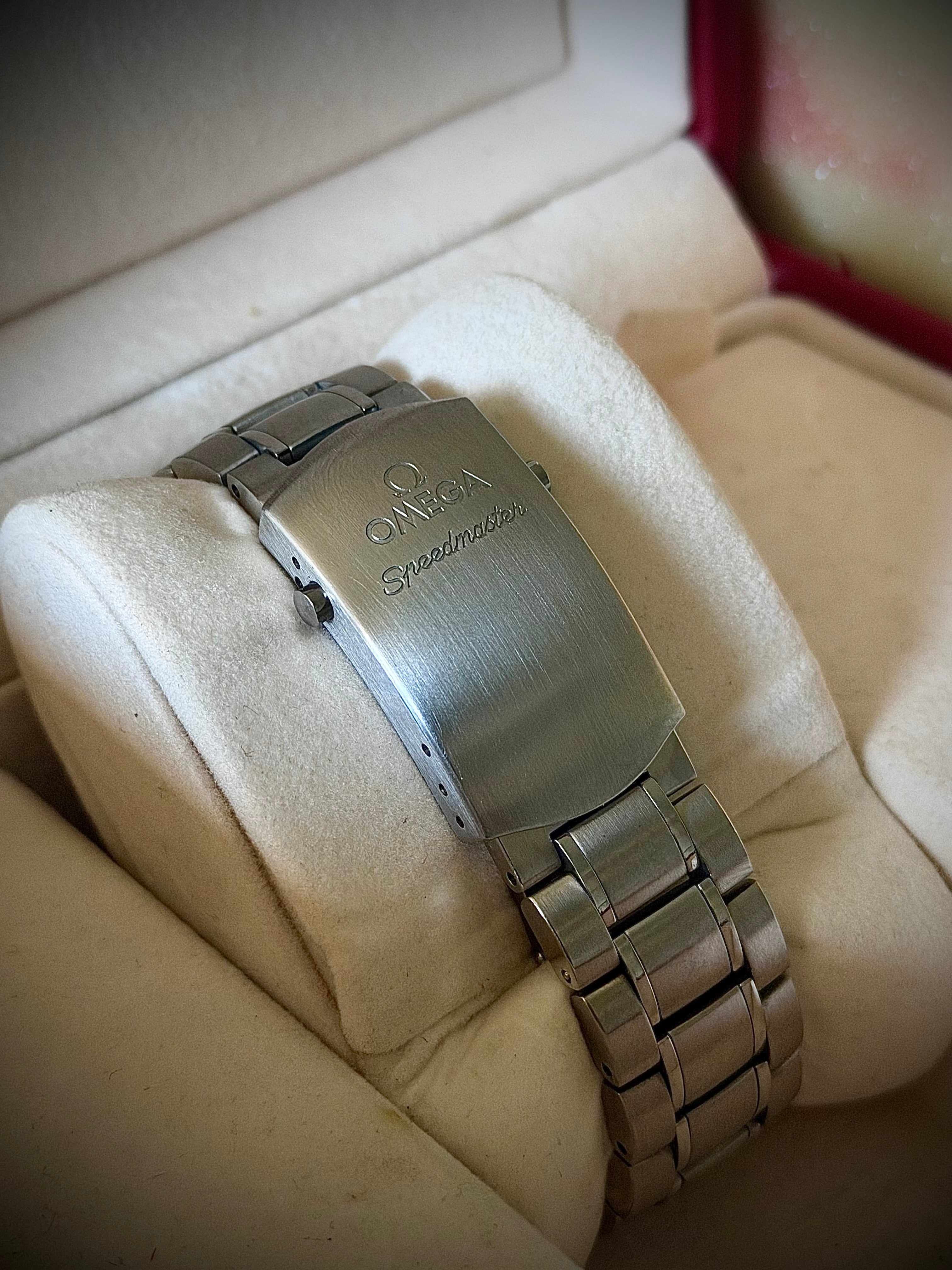 2013 OMEGA SPEEDMASTER DATE 40 “YEMEN” PANDA, 323.30.40.40.04.001, FULL SET, INC GST