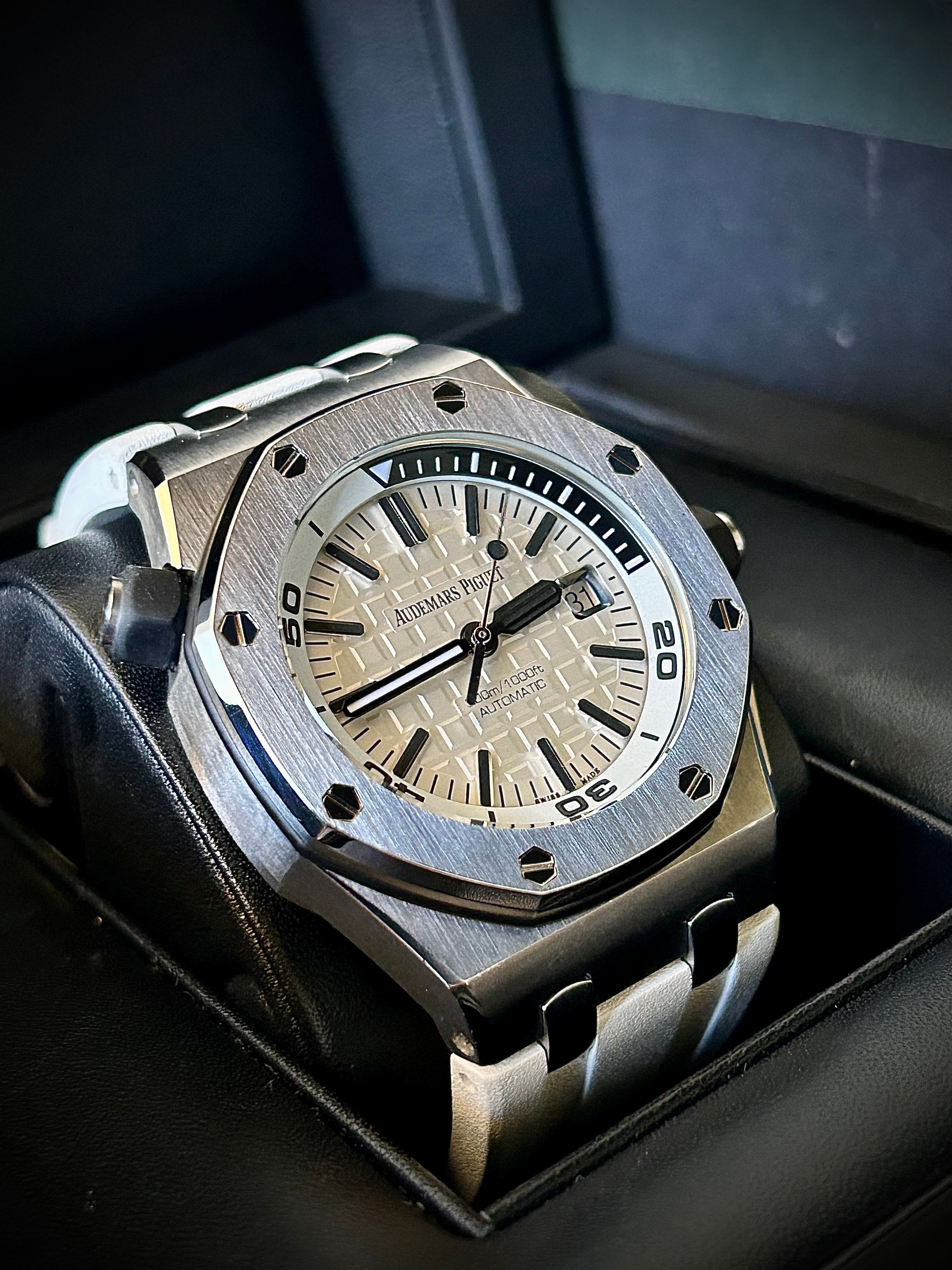 2016 AUDEMARS PIGUET ROYAL OAK OFFSHORE DIVER, FULLY SERVICED, FULL SET, INC GST