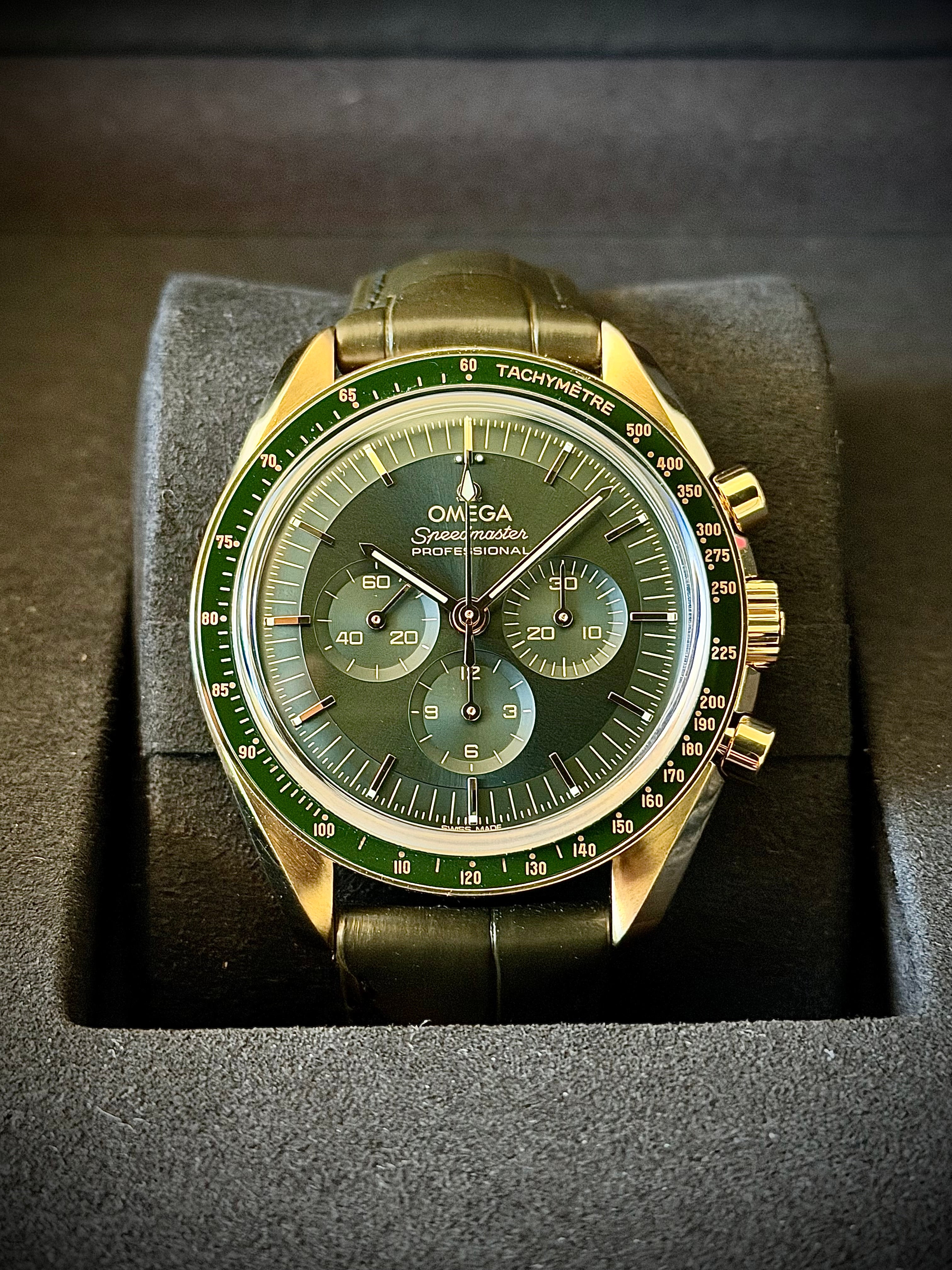 2023 OMEGA SPEEDMASTER MOONSHINE GOLD, FULL SET, INC GST