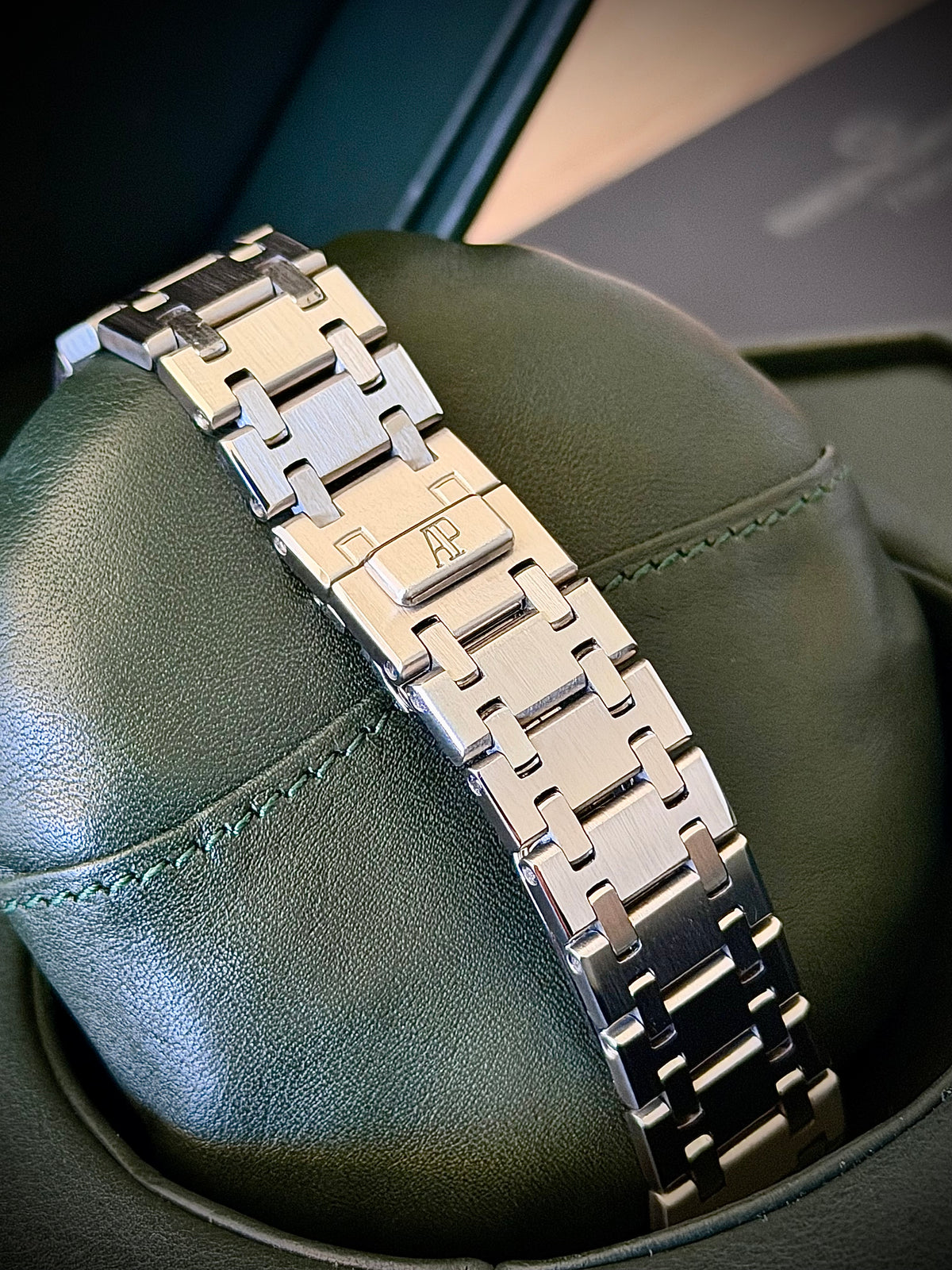 2004 AUDEMARS PIGUET ROYAL OAK DUAL TIME, 25730ST, WHITE DIAL, WATCH & BOX, NEAR MINT, INC GST
