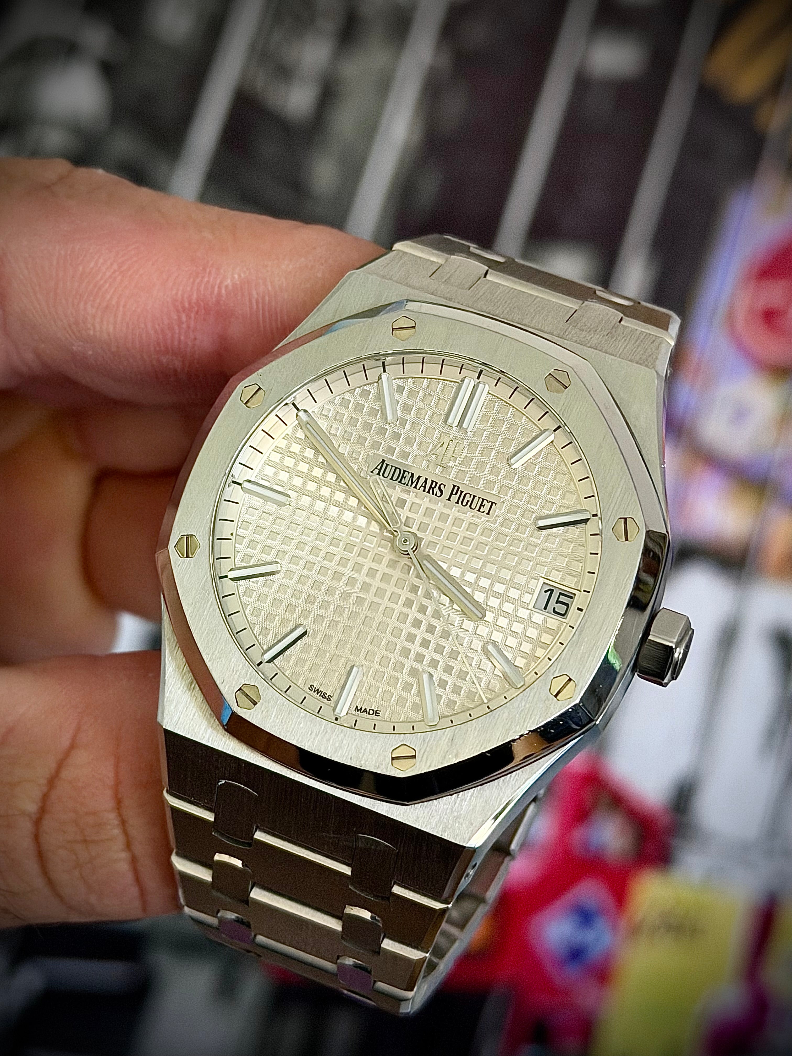 2020 AUDEMARS PIGUET ROYAL OAK, 15500ST, WHITE DIAL, FULL SET, INC GST